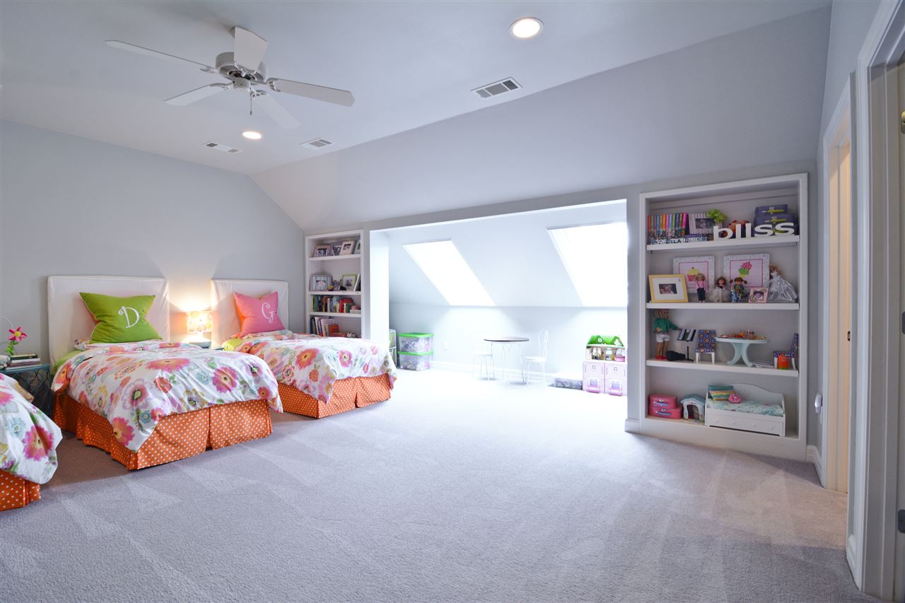 CHENAL VALLEY SOLOGNE CIRCLE - Residential