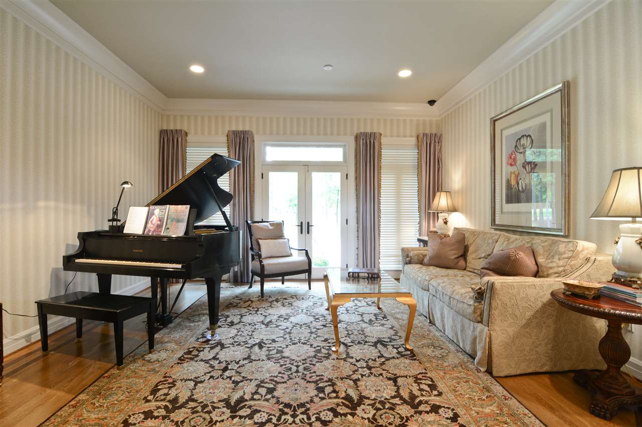 CHENAL VALLEY SOLOGNE CIRCLE - Residential