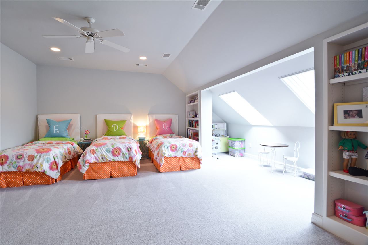 CHENAL VALLEY SOLOGNE CIRCLE - Residential