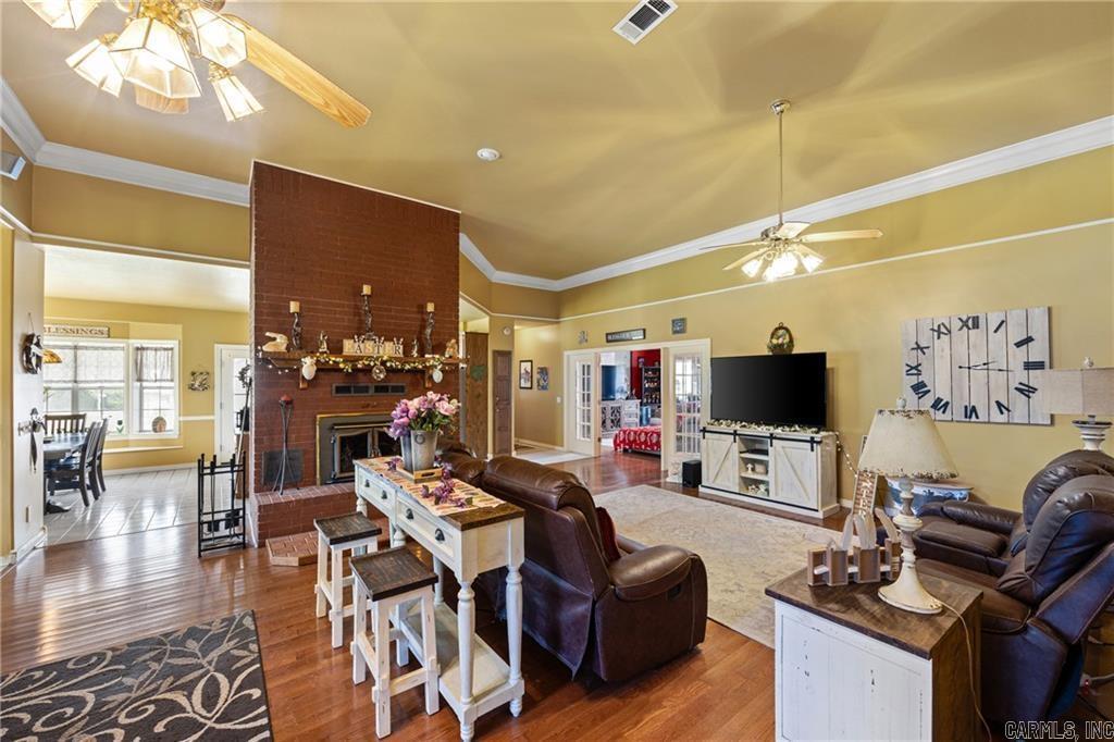 CLIFF & STREAM - Residential