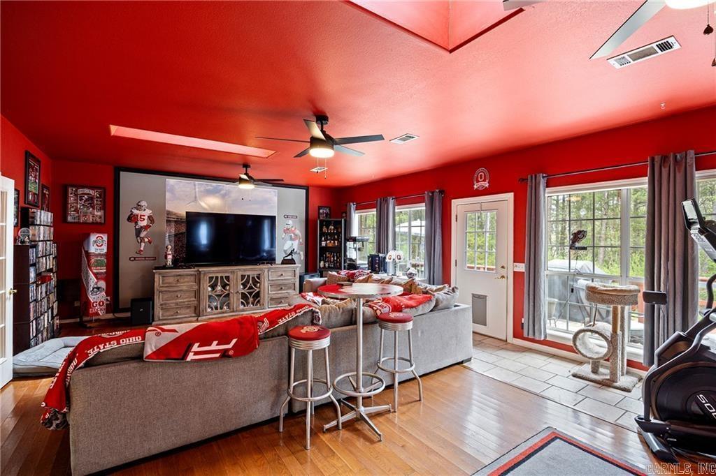 CLIFF & STREAM - Residential