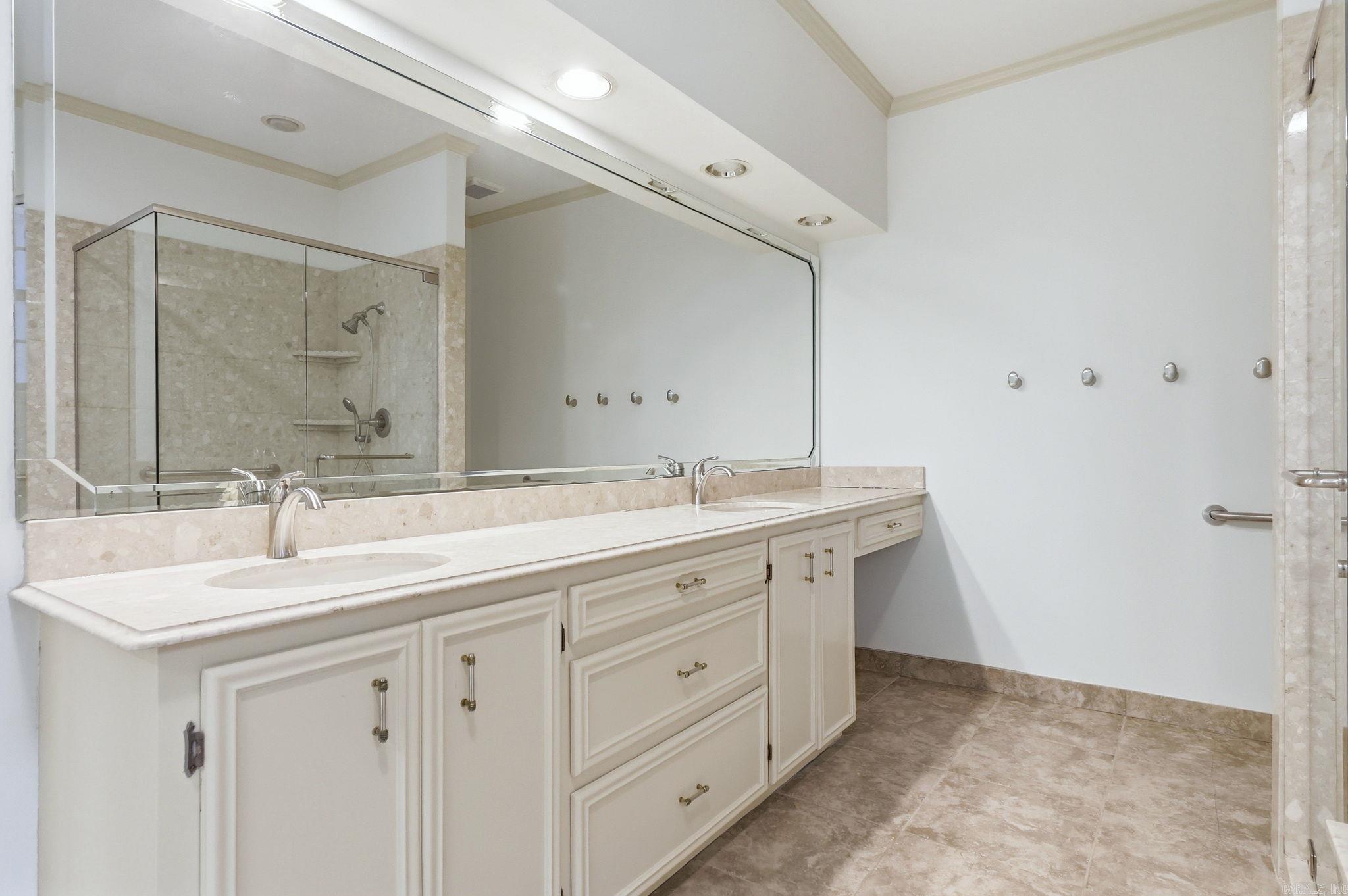 LONGLEA MANOR ADDN - Residential
