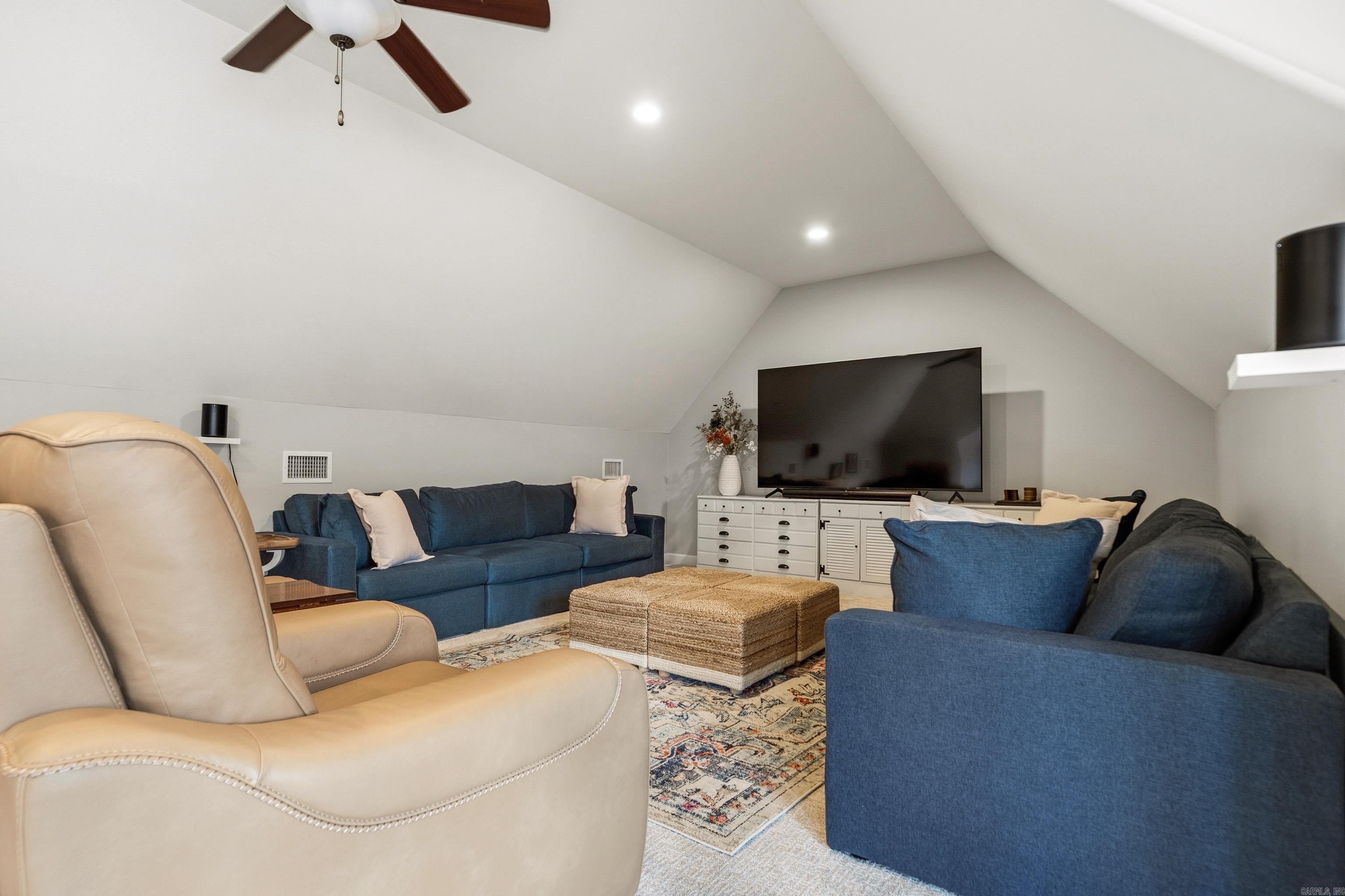 ARLINGTON PARK - Residential