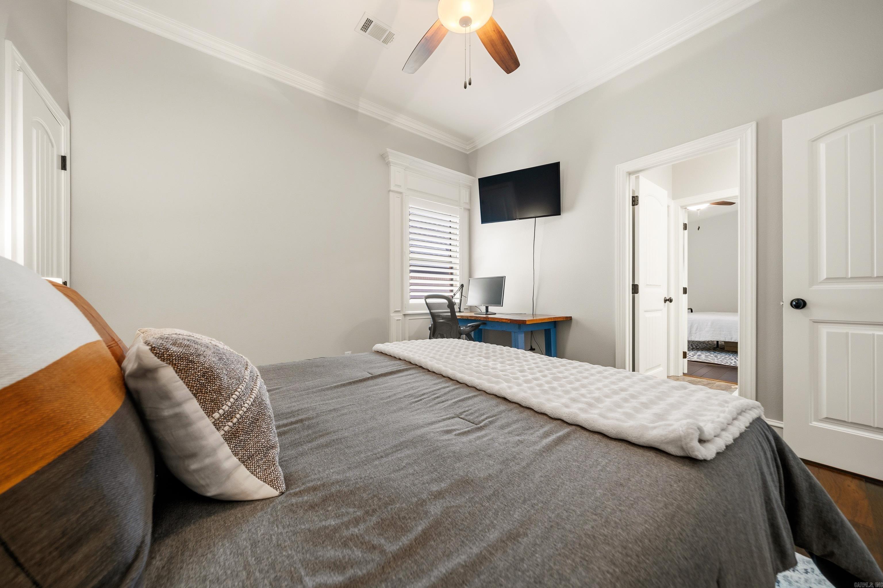 ARLINGTON PARK - Residential