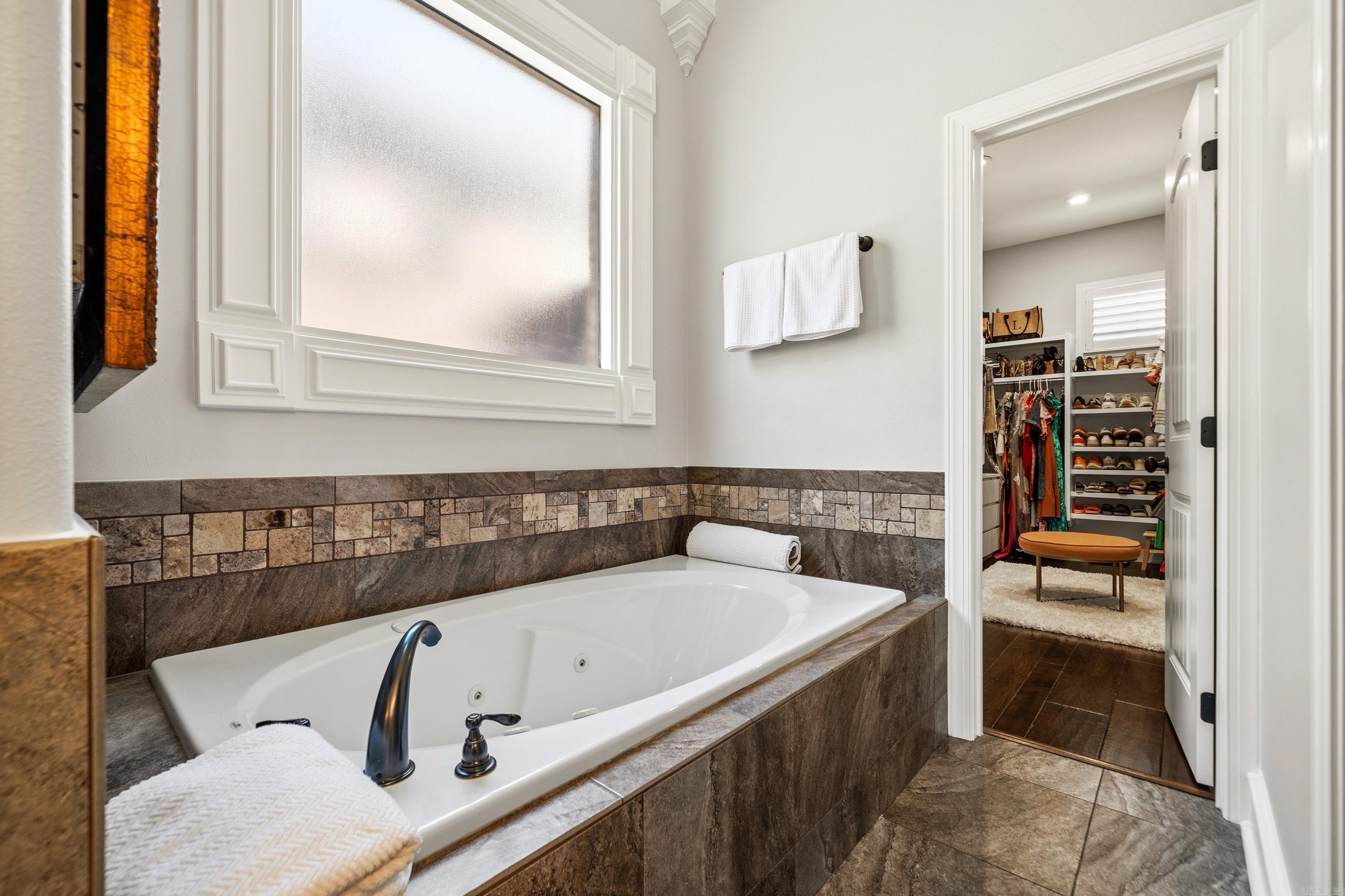 ARLINGTON PARK - Residential