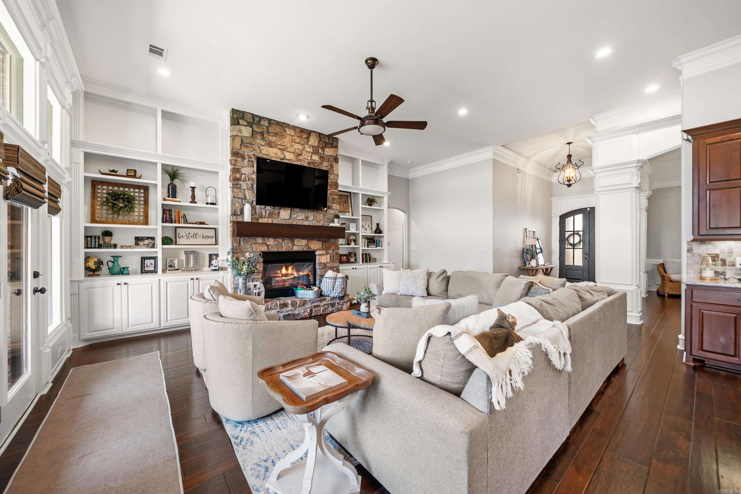 ARLINGTON PARK - Residential