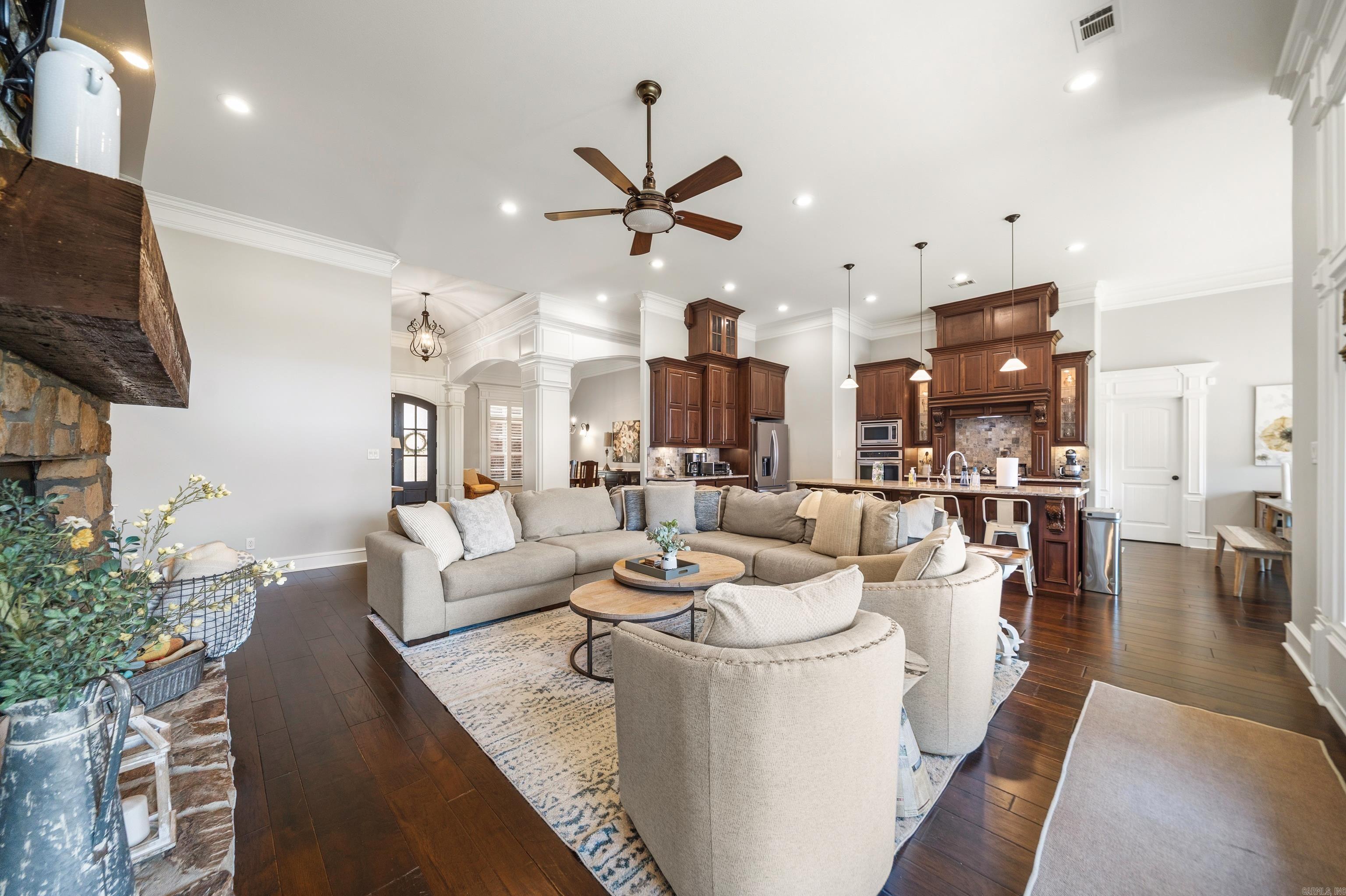 ARLINGTON PARK - Residential