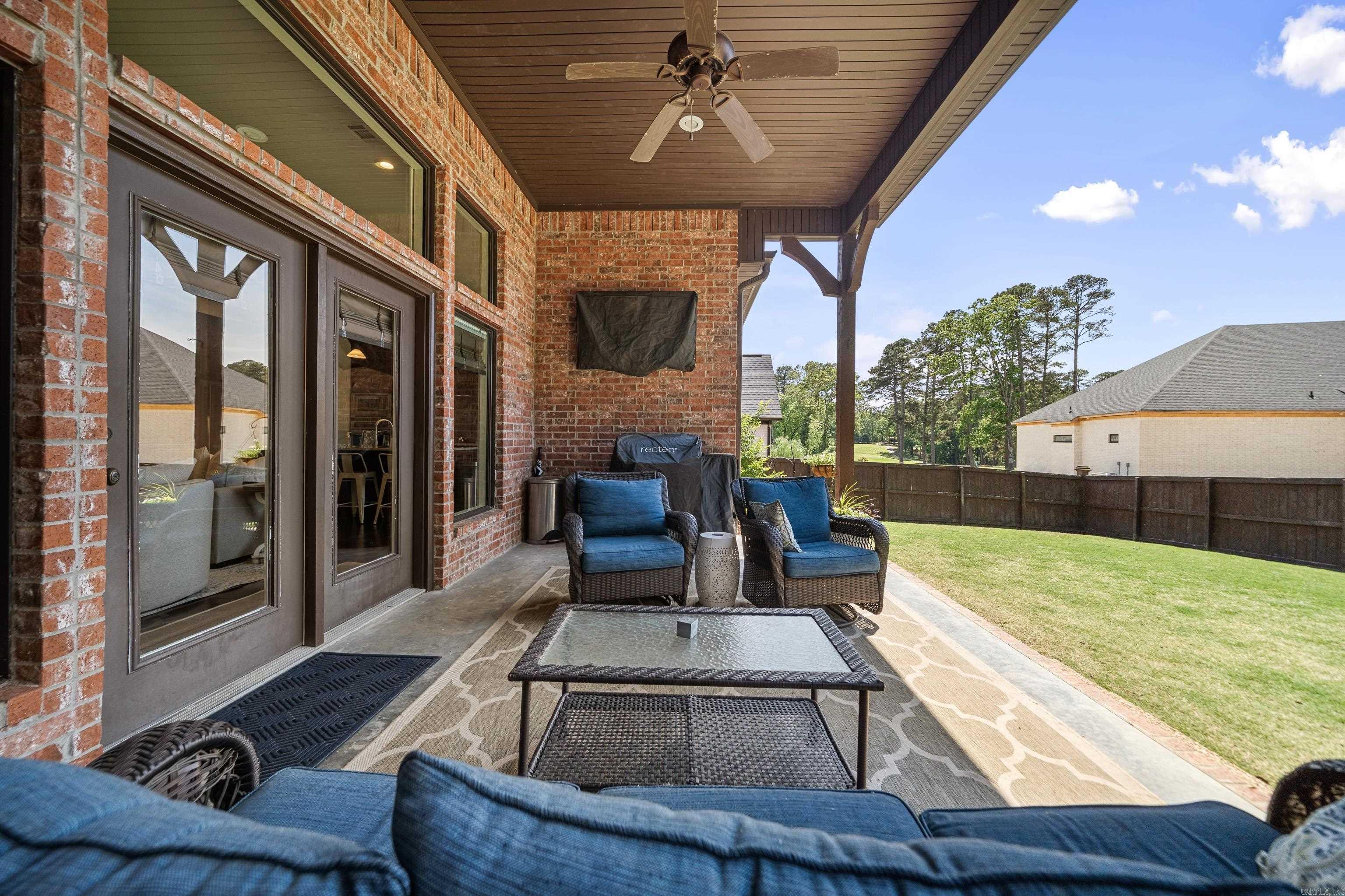 ARLINGTON PARK - Residential