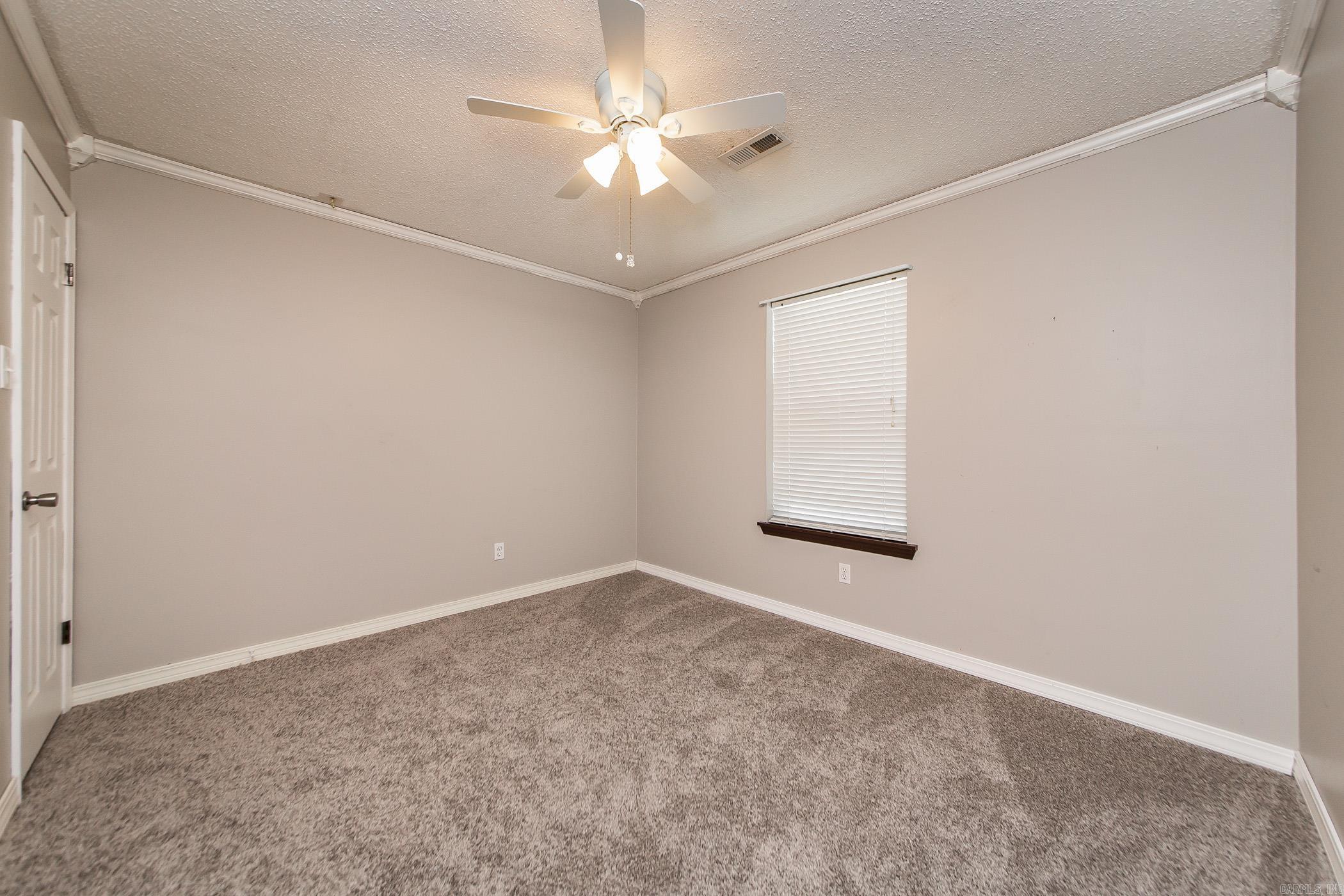 KNOLLWOOD ESTATES - Residential