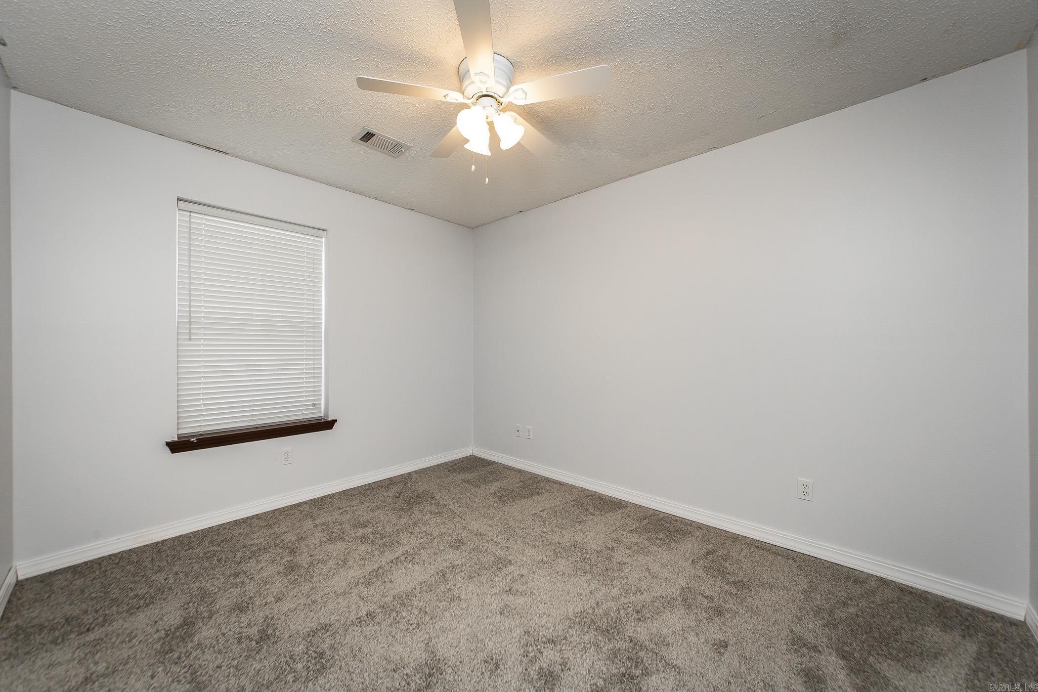 KNOLLWOOD ESTATES - Residential