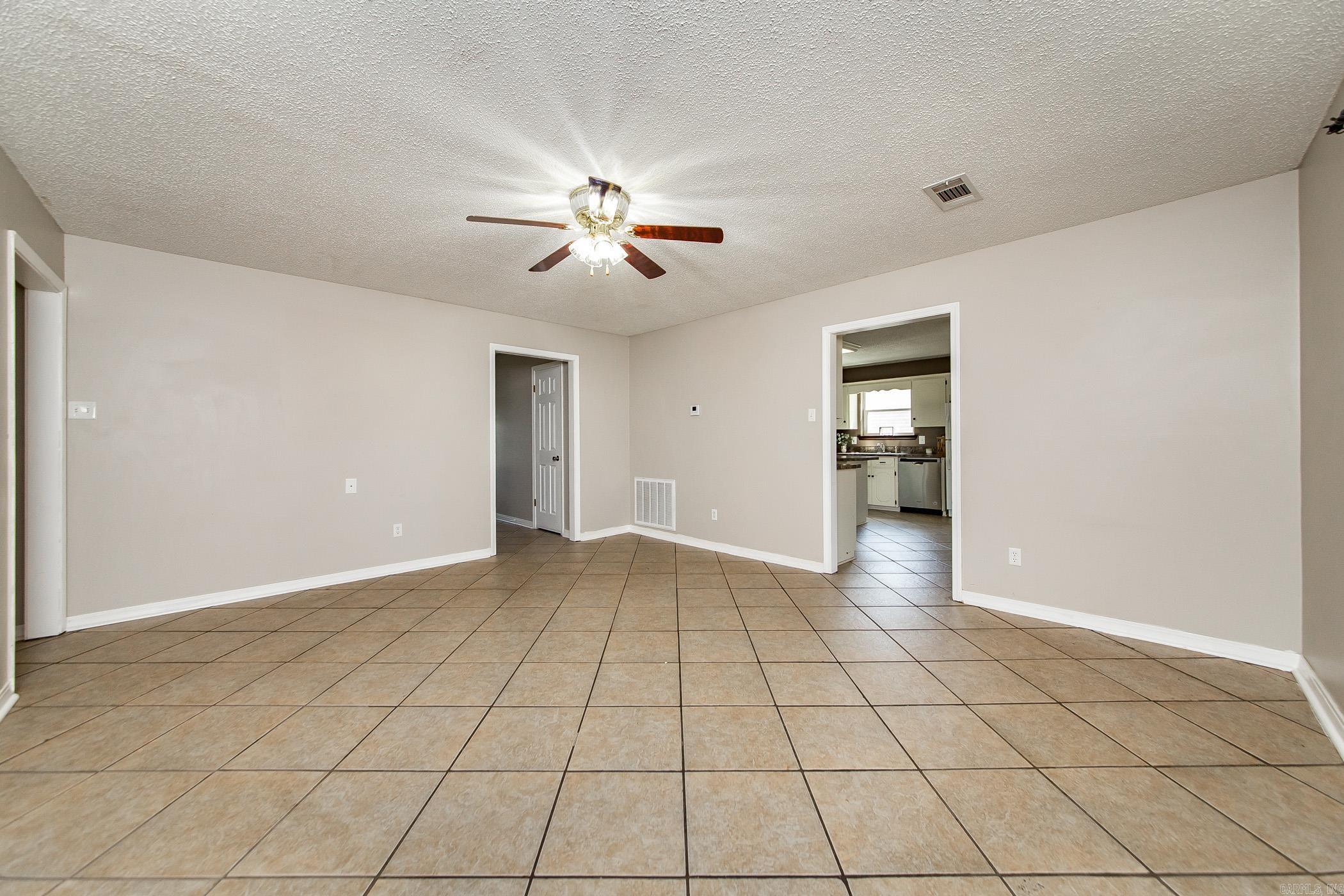 KNOLLWOOD ESTATES - Residential