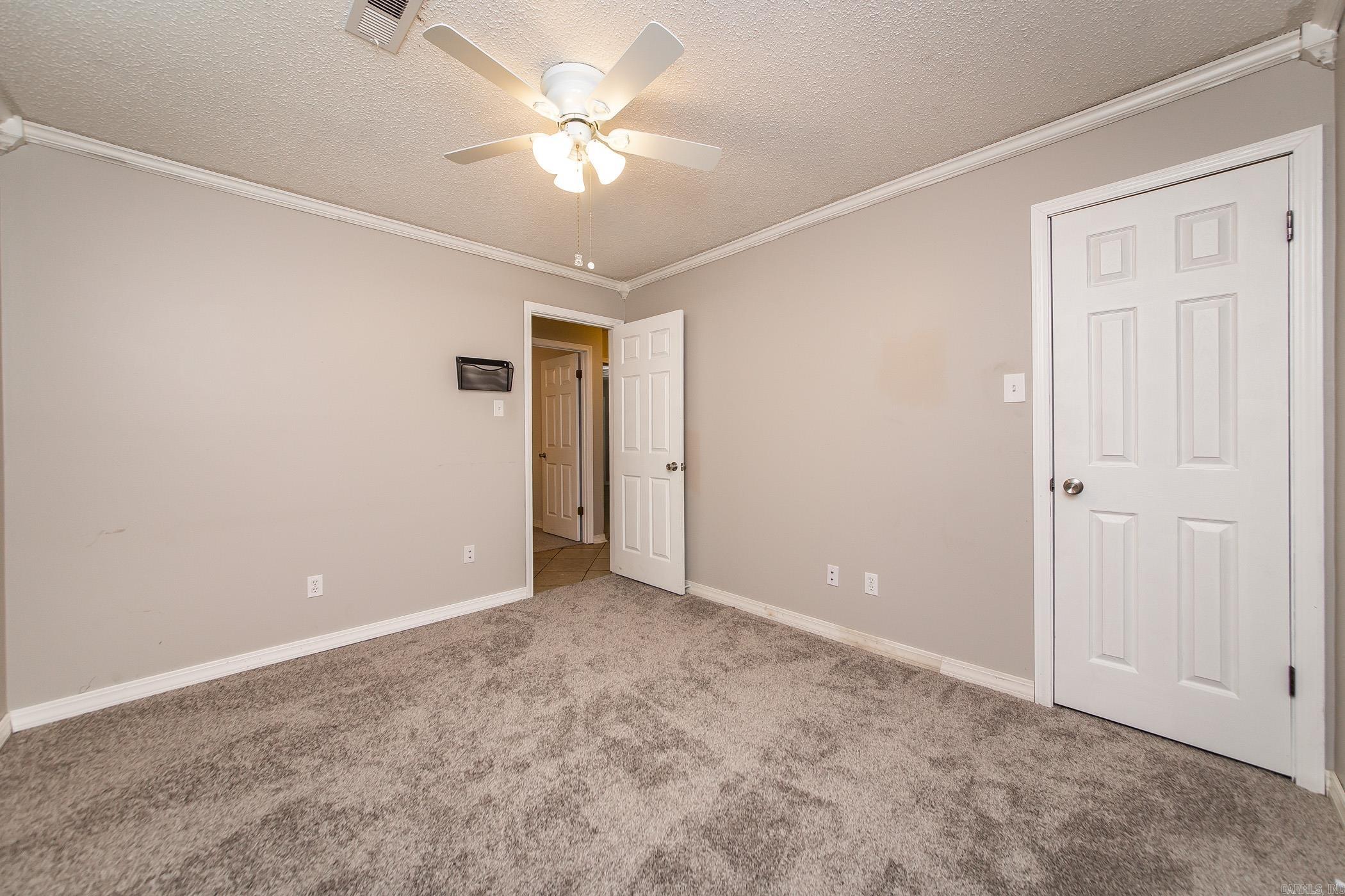 KNOLLWOOD ESTATES - Residential