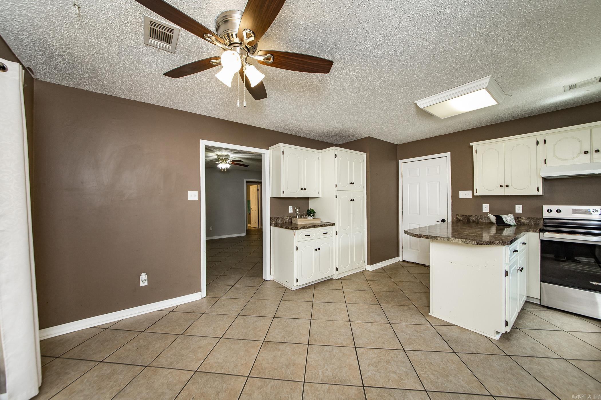 KNOLLWOOD ESTATES - Residential