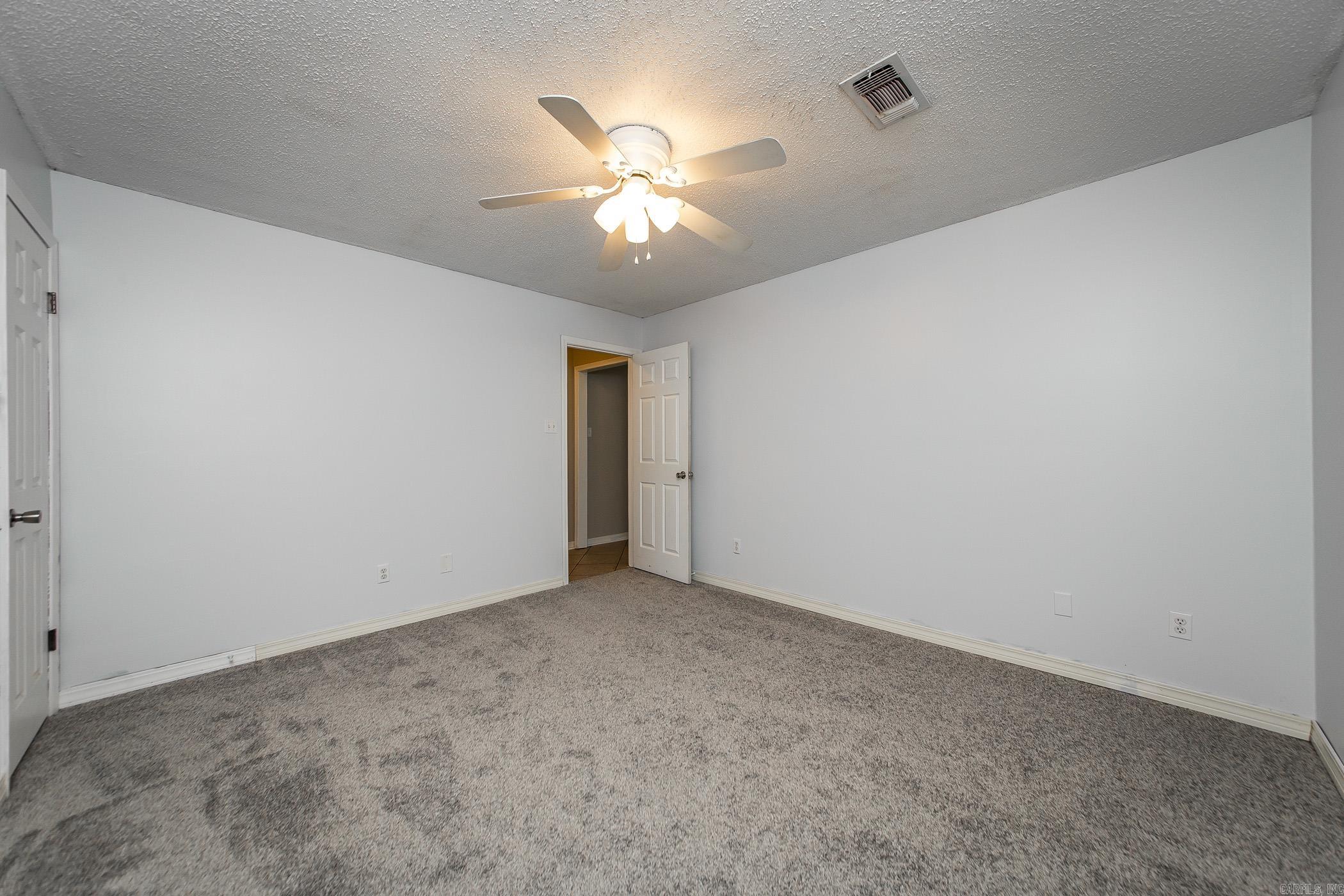 KNOLLWOOD ESTATES - Residential