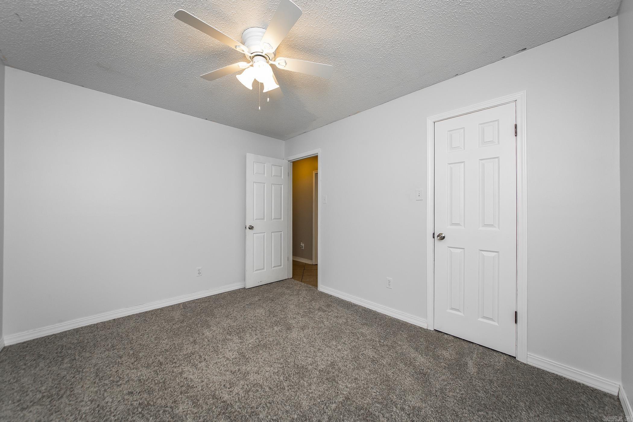 KNOLLWOOD ESTATES - Residential