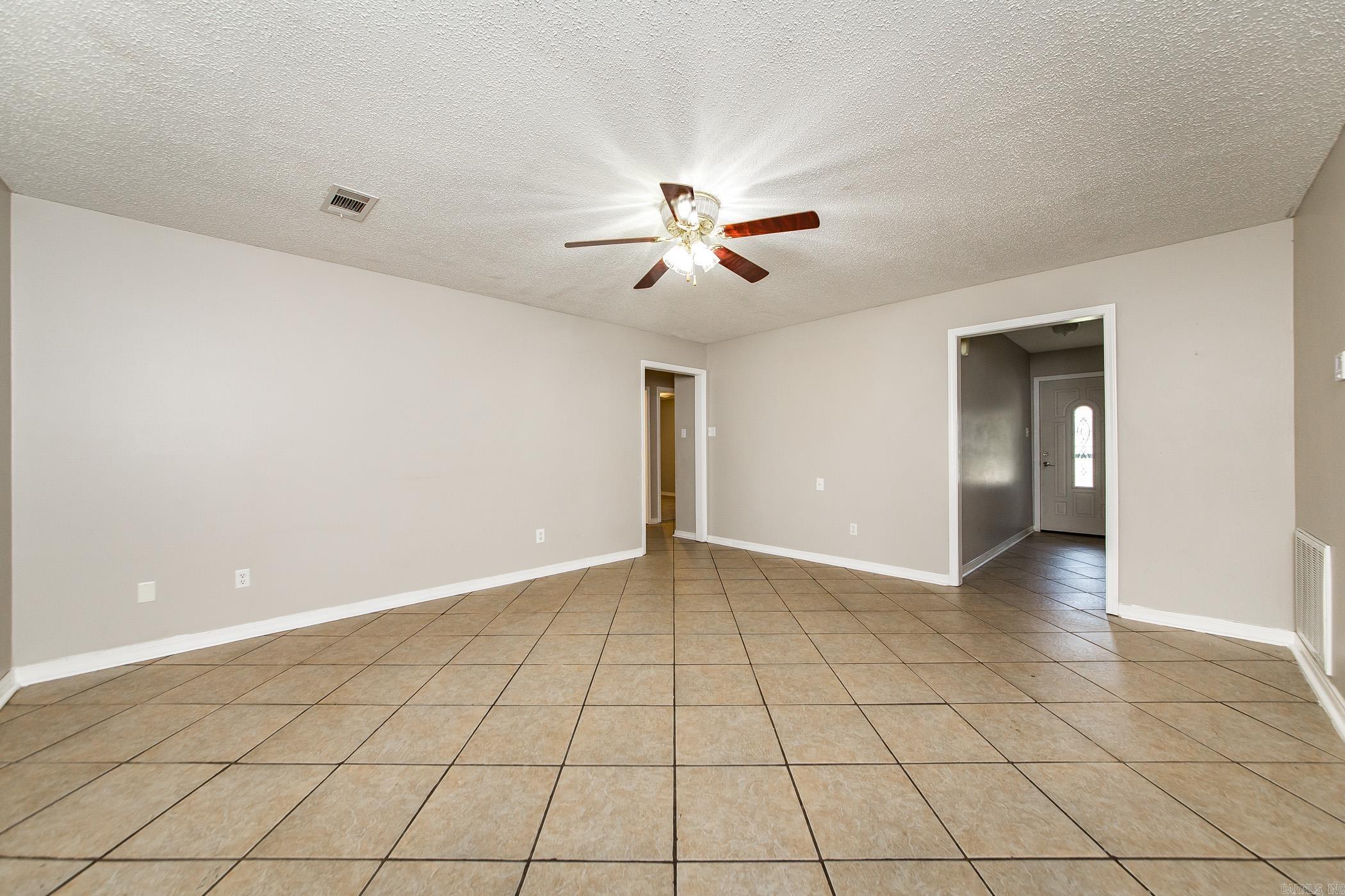 KNOLLWOOD ESTATES - Residential