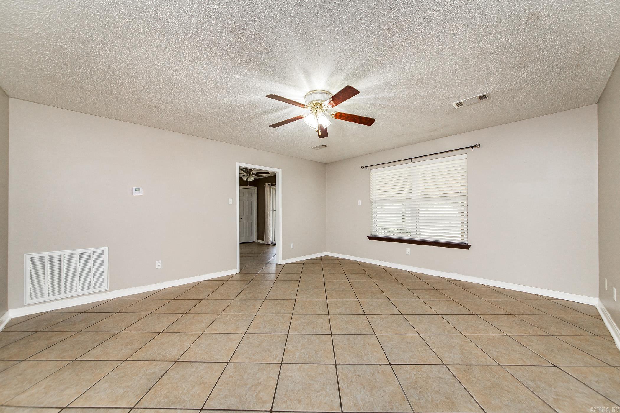 KNOLLWOOD ESTATES - Residential