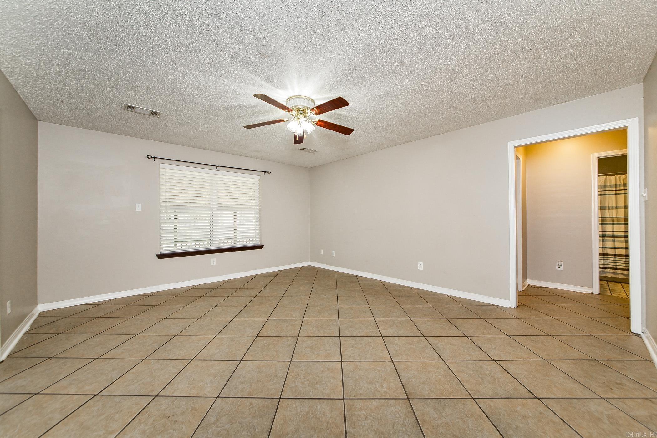 KNOLLWOOD ESTATES - Residential