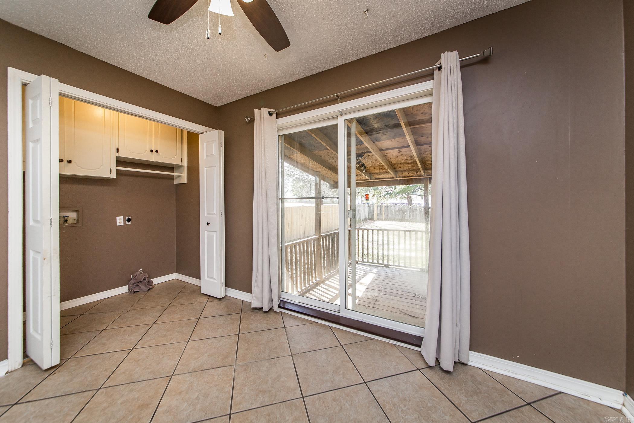 KNOLLWOOD ESTATES - Residential