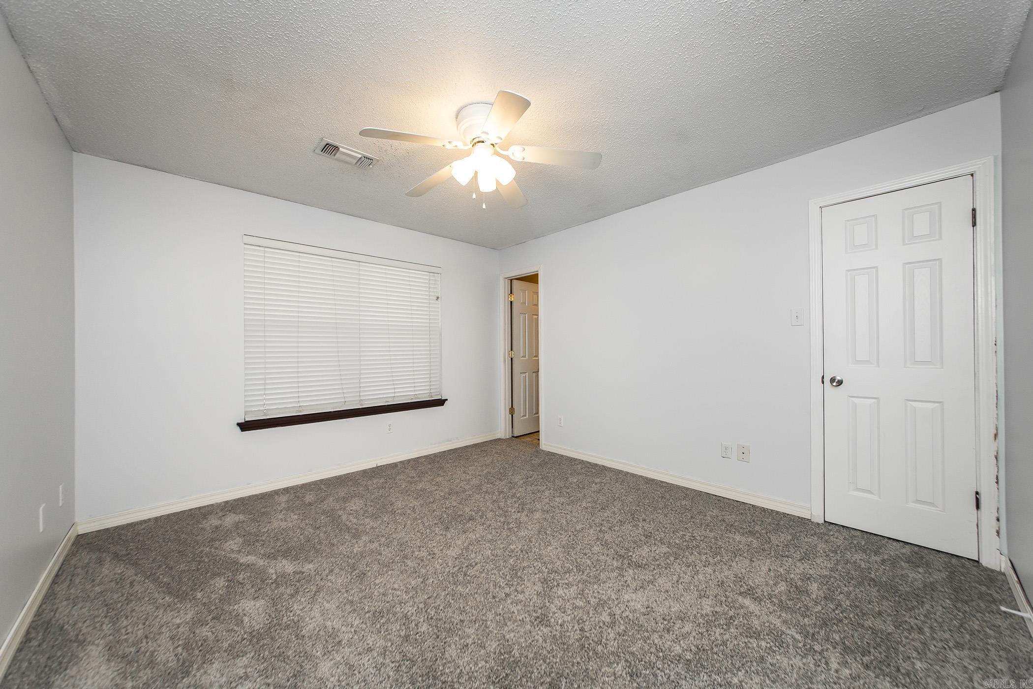 KNOLLWOOD ESTATES - Residential