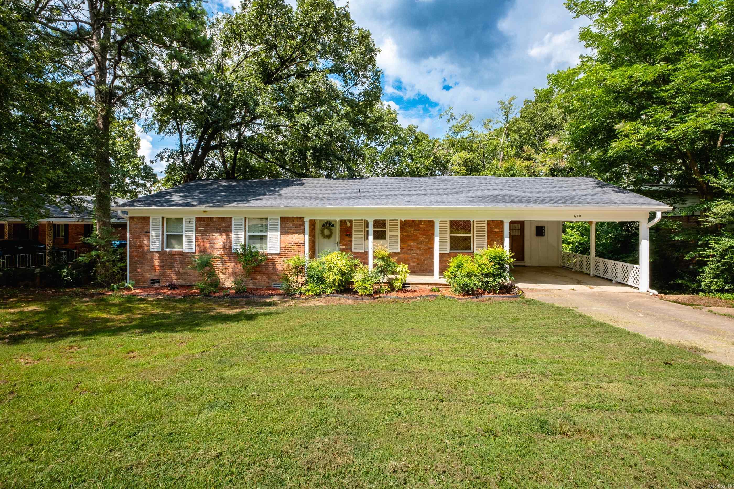 Midtown - Great family home with plenty of space for all! Main level with 3 bedrooms and 2 full bathrooms, living , dining, kitchen . Nice size living / dining area with great naturel light and hardwood flooring. Kitchen with breakfast nook surface range and wall oven. Master has full bath with walk-in shower. So many possibilities for lower level with bedroom, full bath with walk-in shower, living area , and efficiency kitchen with small fridge, microwave, and sink. Great location with easy access to shopping, eateries, and entertainment.
