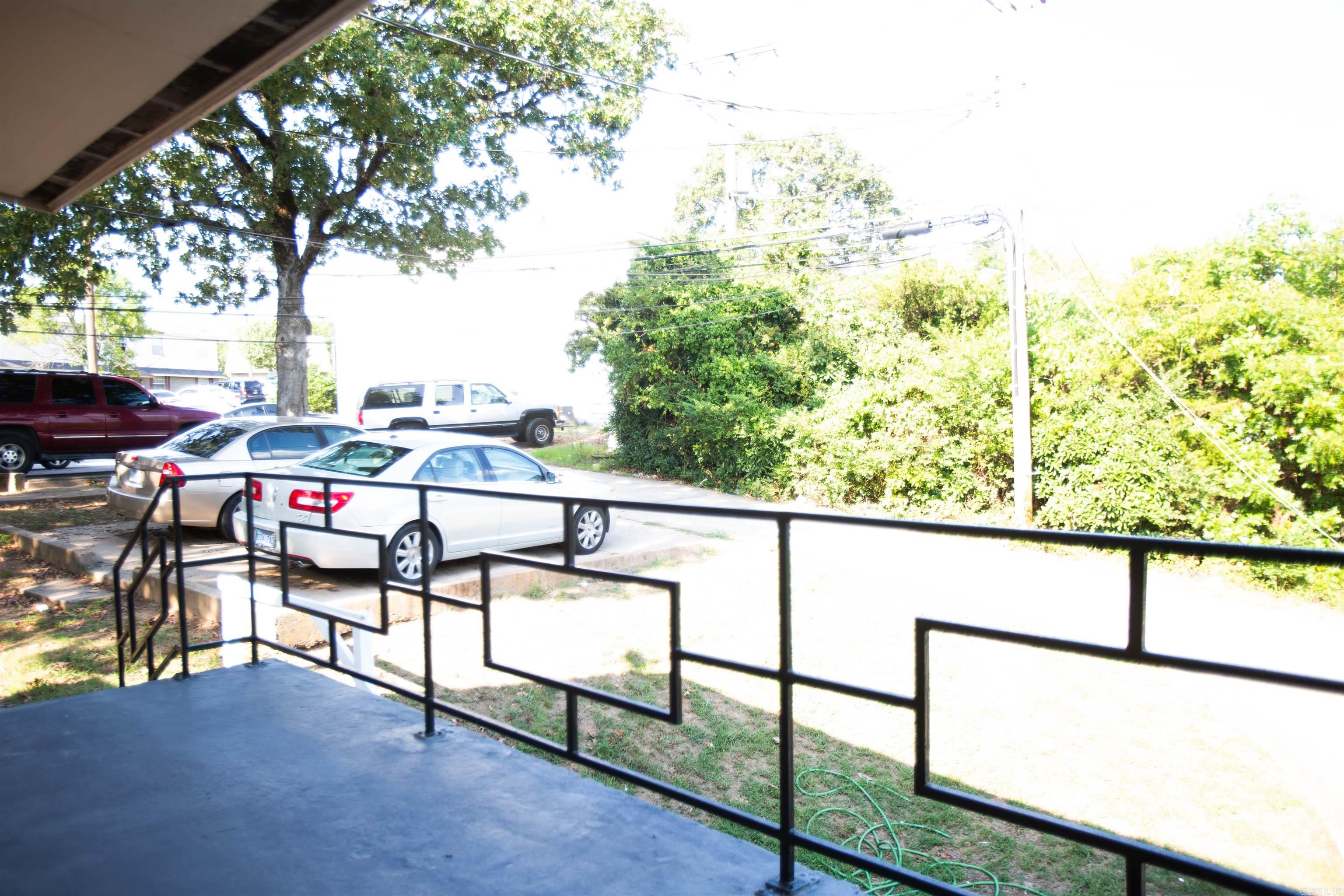 ARROW HEAD MANOR - Residential Lease