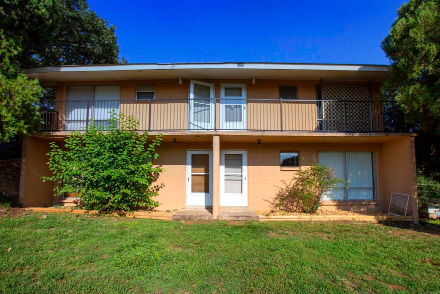 MOVE IN SPECIAL! HALF OFF FIRST MONTH'S RENT! Newly remodeled apartments in NLR with convienient interstate access and close to Burns Park. New paint and flooring throughout. Back patio/balcony area with extra storage. The lease for this property is for 18 months and income has to be 3x the amount of rent unless you have a housing voucher.