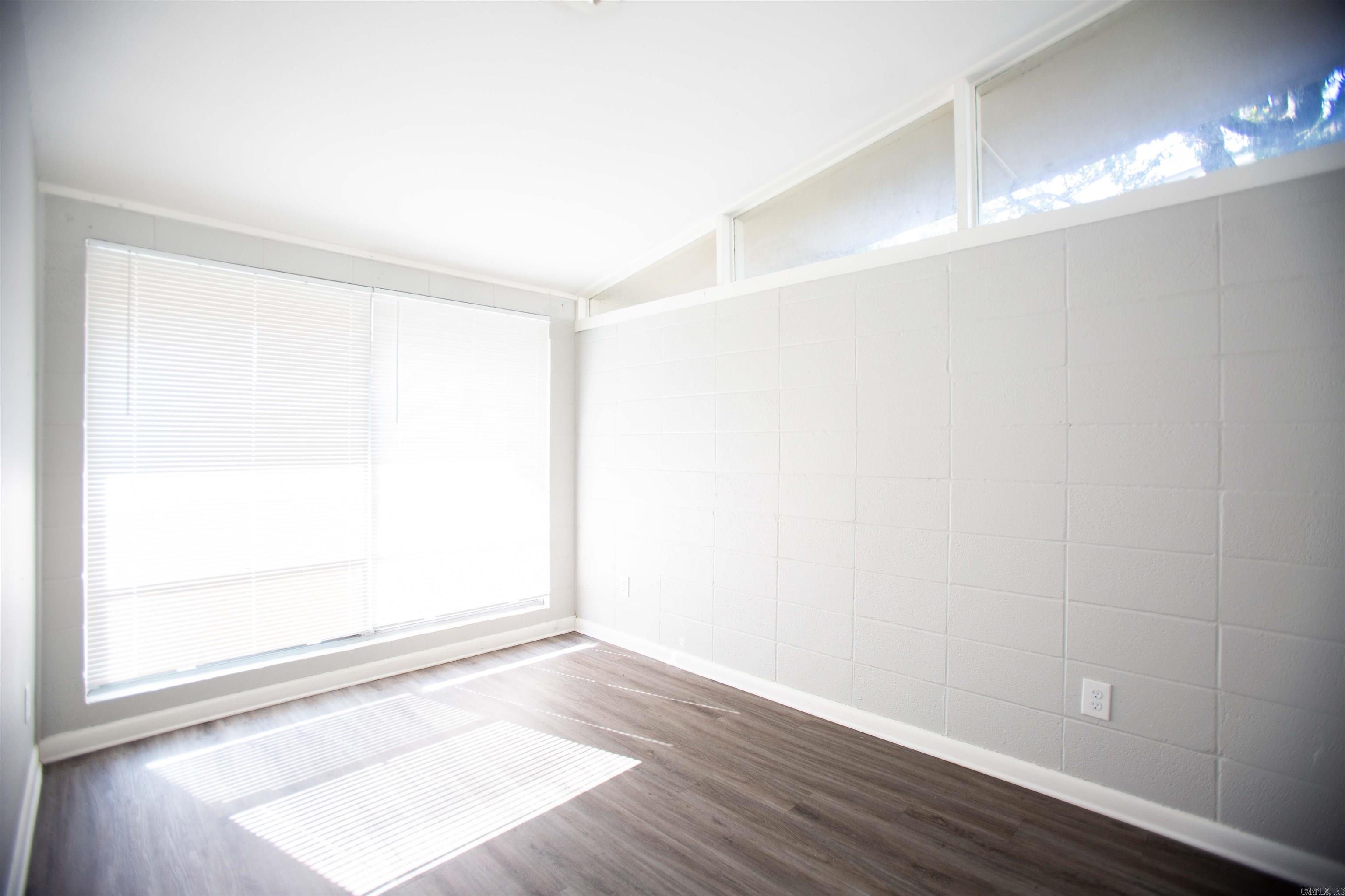 ARROW HEAD MANOR - Residential Lease