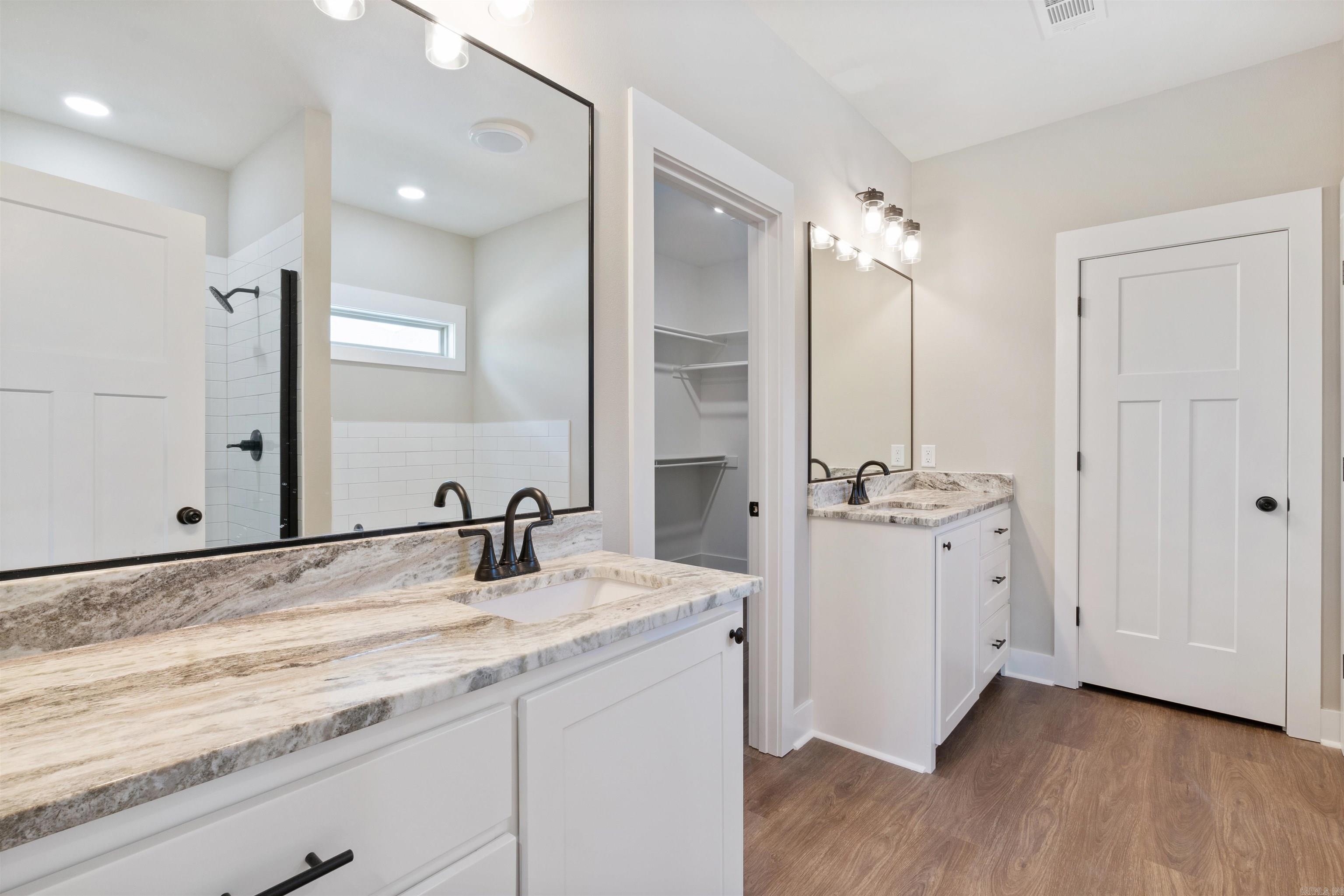 IVY PLACE - Residential