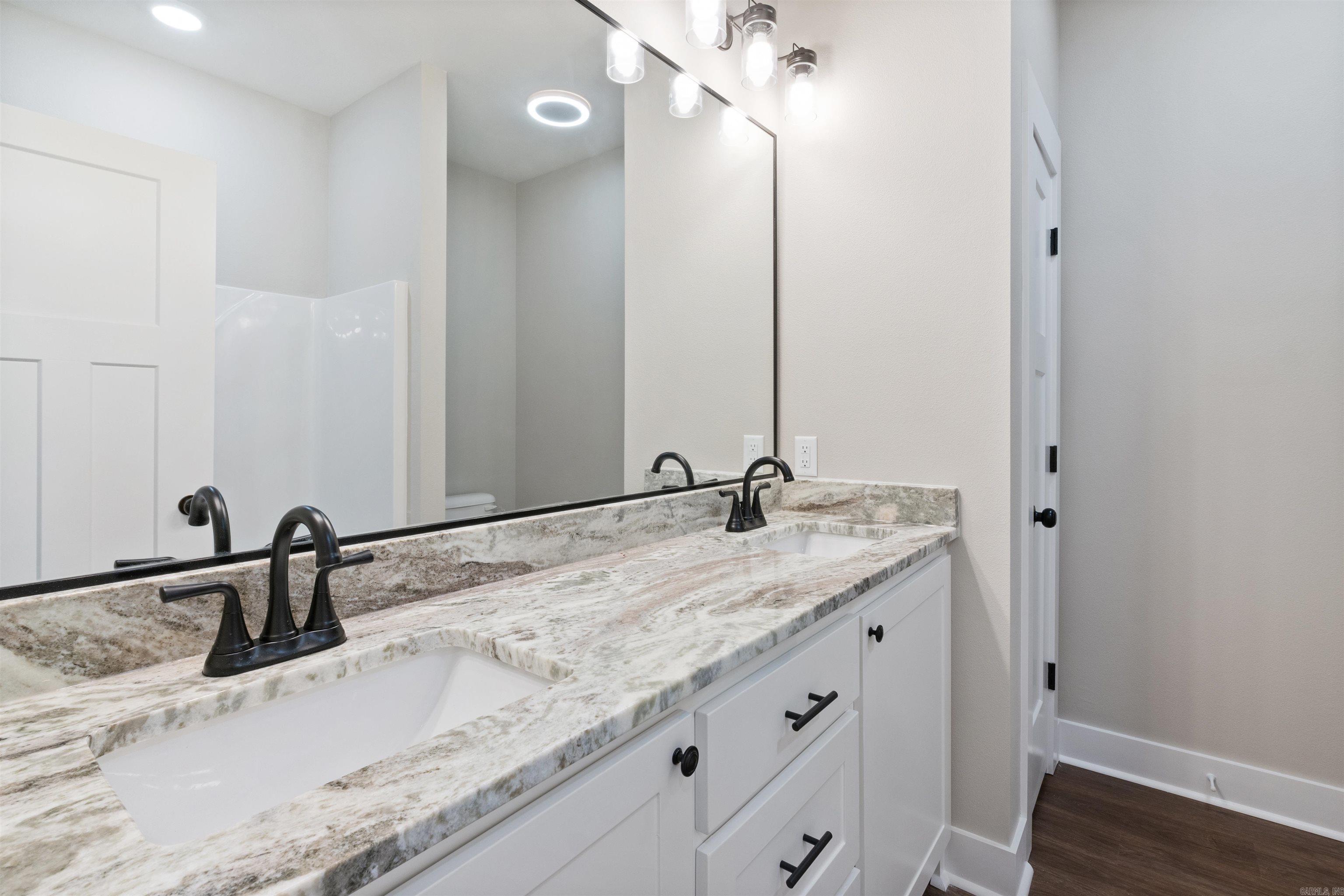 IVY PLACE - Residential