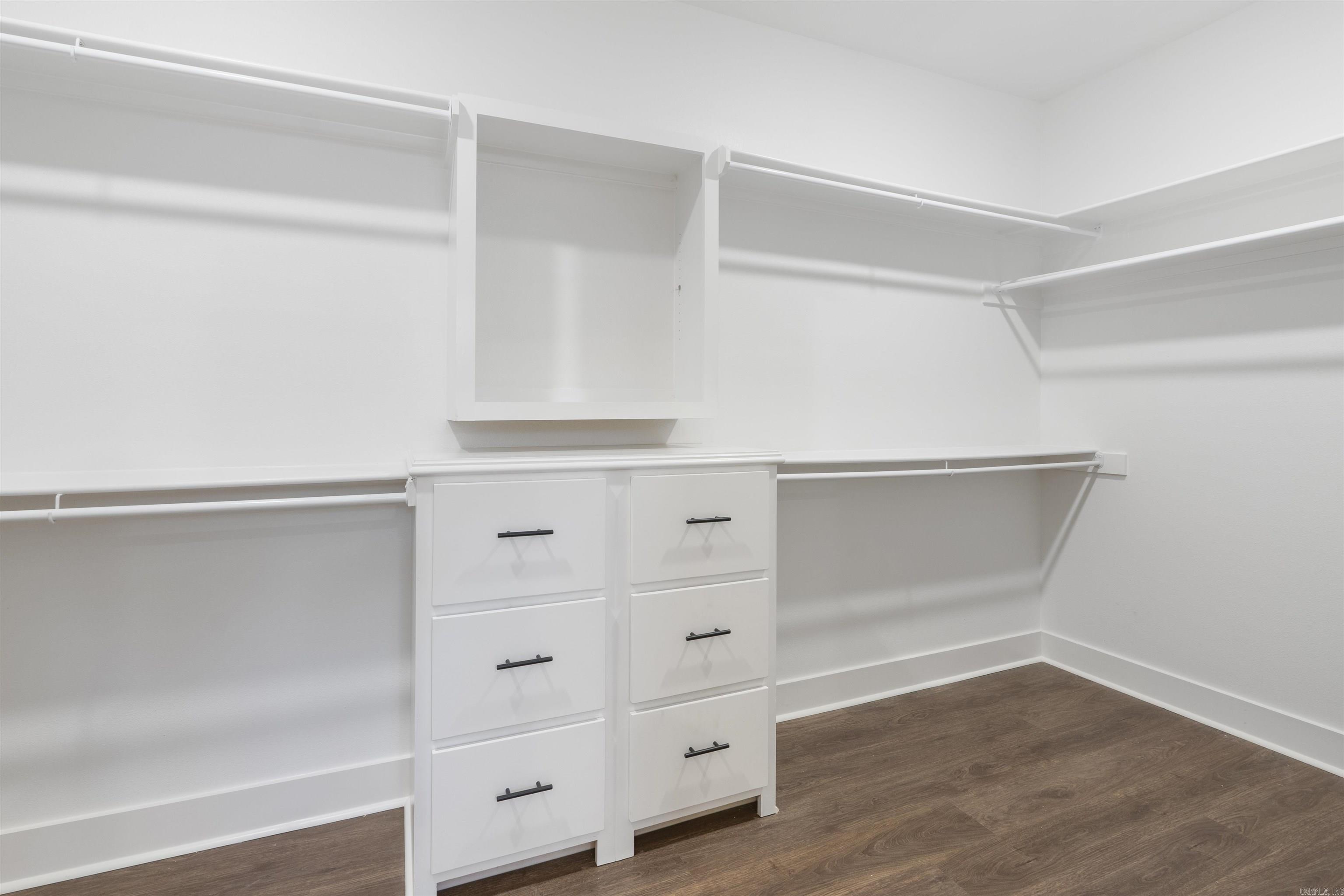 IVY PLACE - Residential