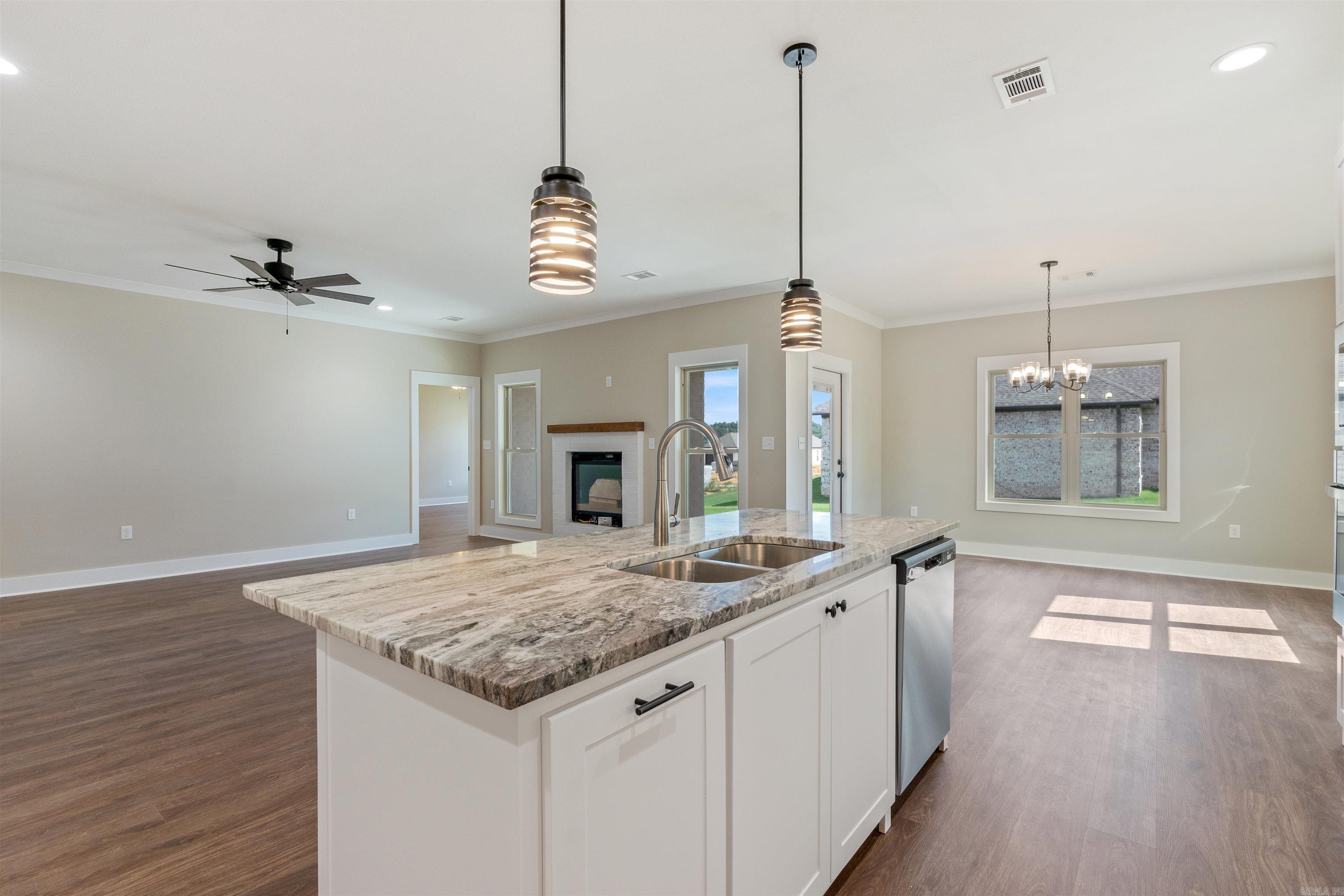 IVY PLACE - Residential