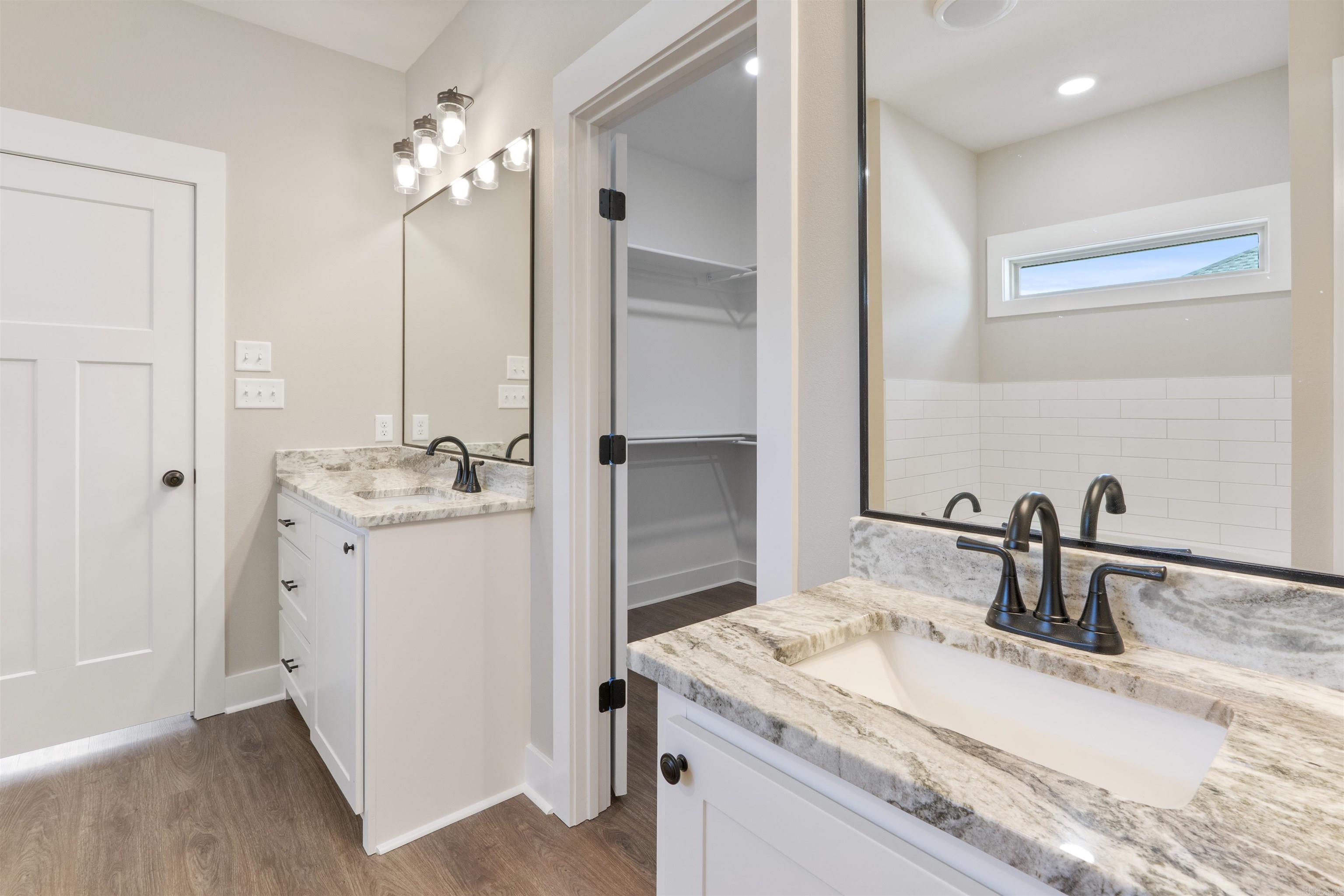 IVY PLACE - Residential