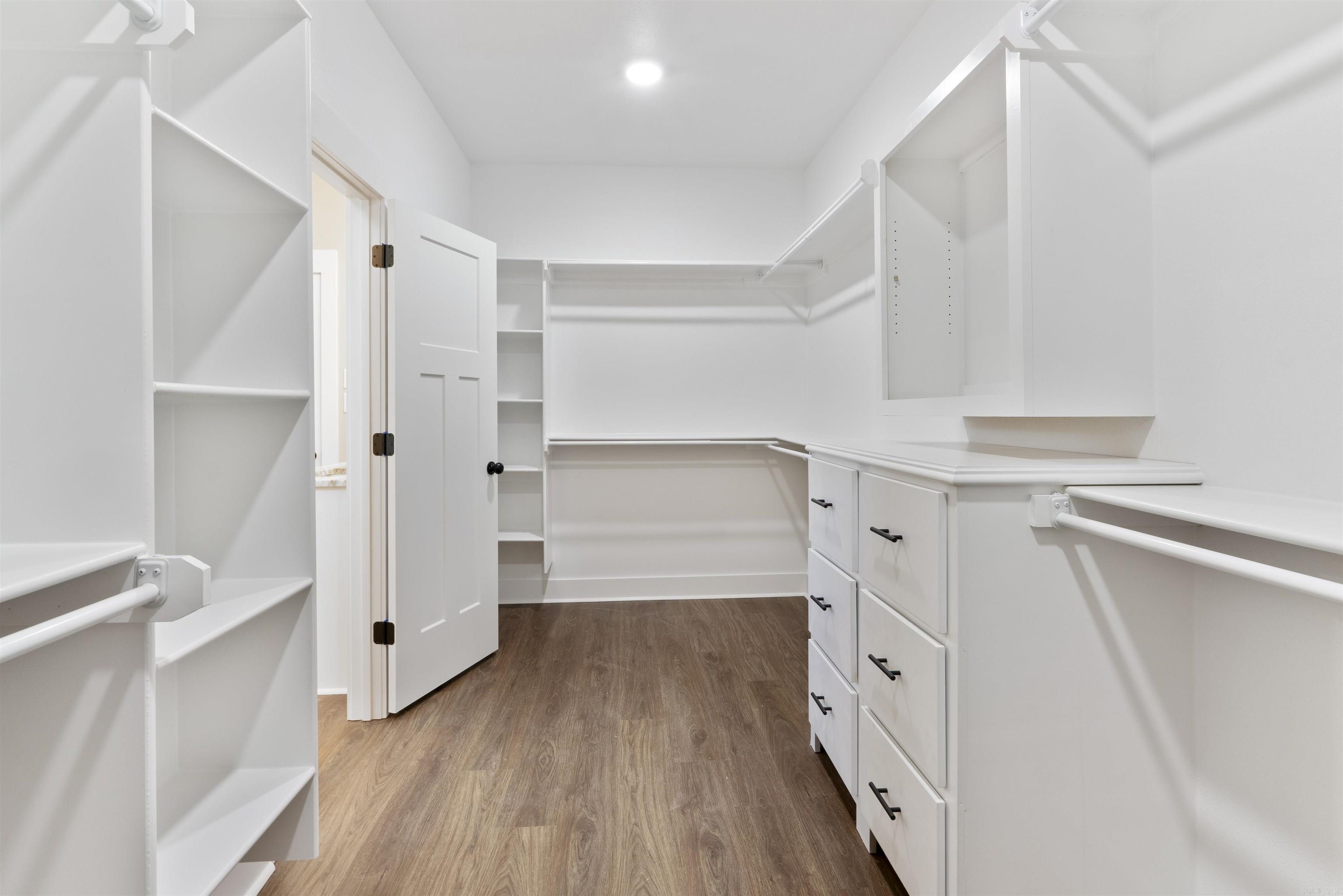 IVY PLACE - Residential