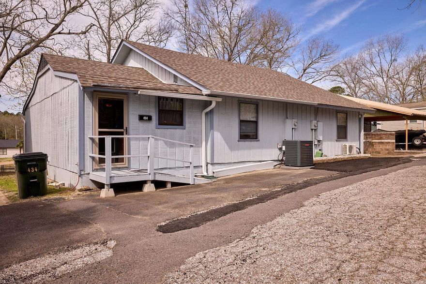 Lake Living Meets Investment Opportunity on Lake Hamilton! Welcome to 173 Barbary Unit #433 & #434 in beautiful Hot Springs—where lake life and income potential come together! These units offer a rare opportunity to own on Lake Hamilton with direct water access and #434 has boat dock, making it perfect for both personal enjoyment and short-term rental income. Wake up to stunning lake views, spend your days on the water, and unwind in a setting designed for relaxation. Whether you're looking for a weekend getaway, full-time lake retreat, or a turnkey VRBO/Airbnb investment, this property checks all the boxes. These have been upgraded and remodel and are ready if you want to live on the lake and have rental income or make them a great investment! Also make sure you check out the Studio down below #434. Agents See Remarks!!!