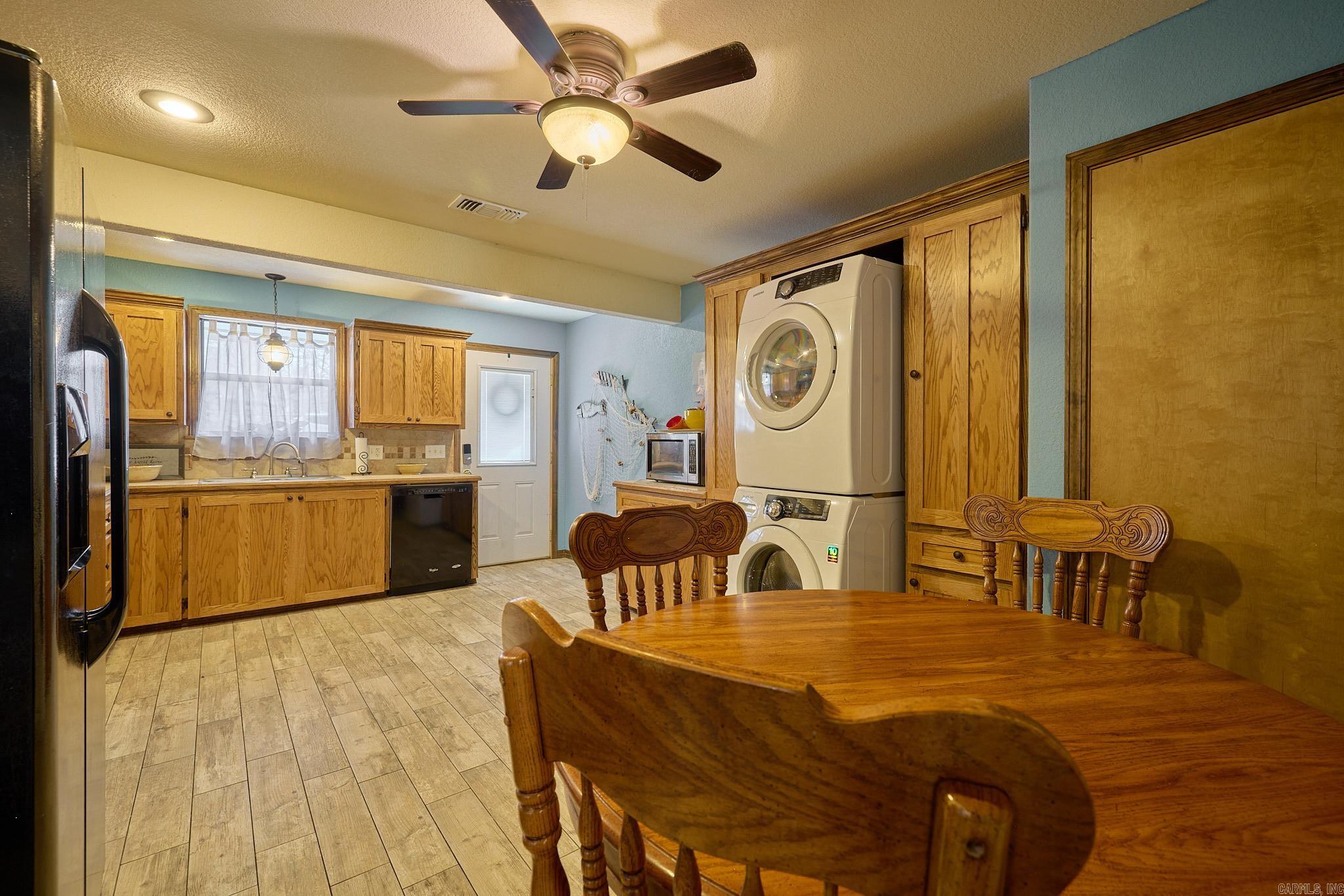 Lake Hamilton Outside - Residential