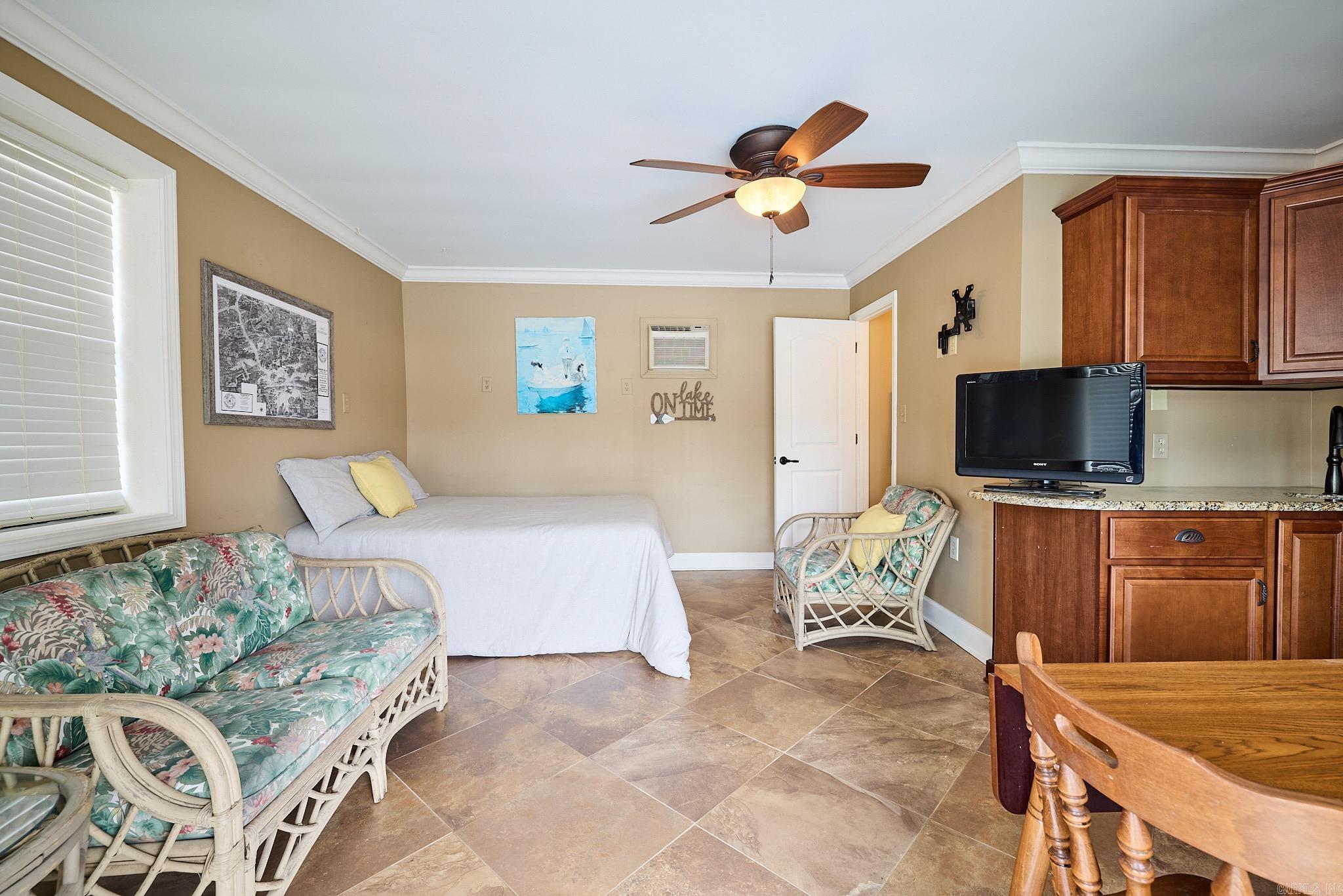 Lake Hamilton Outside - Residential