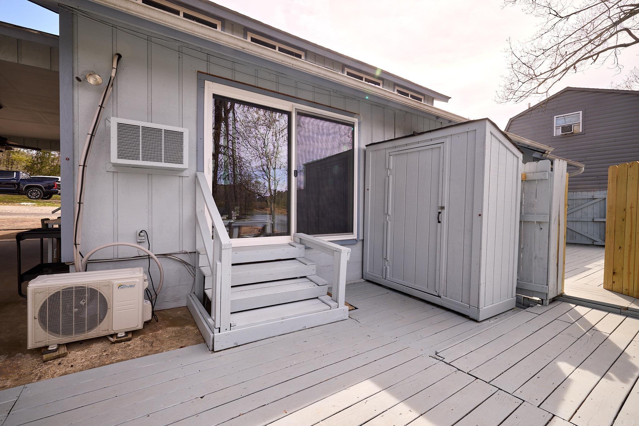 Lake Hamilton Outside - Residential