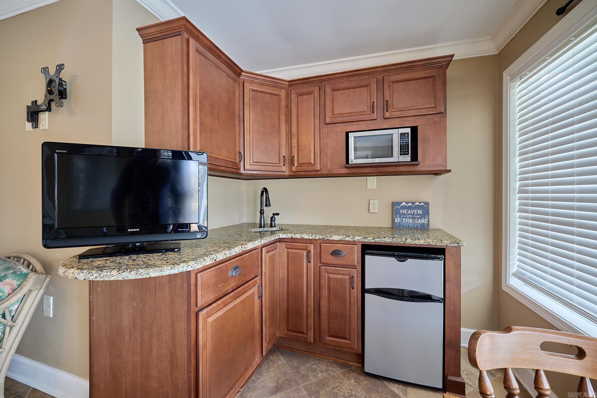 Lake Hamilton Outside - Residential