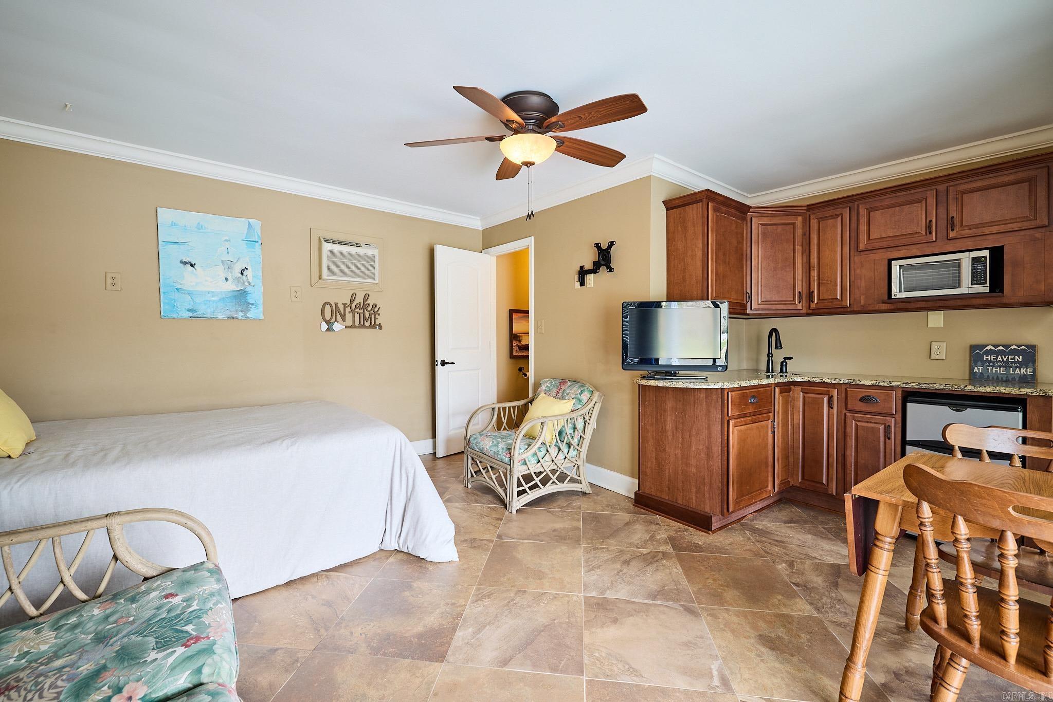 Lake Hamilton Outside - Residential