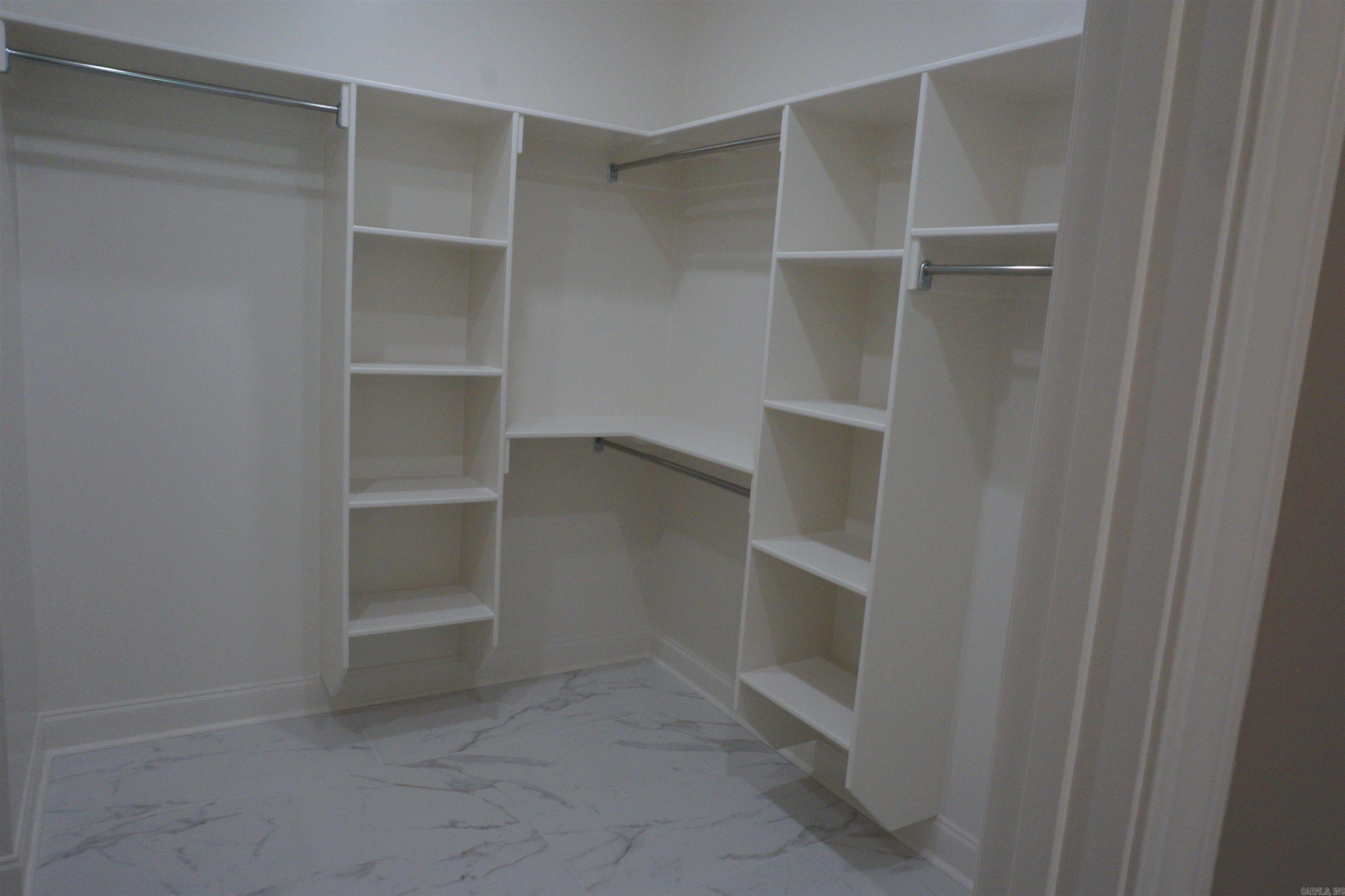 Jamestown Manor - Residential