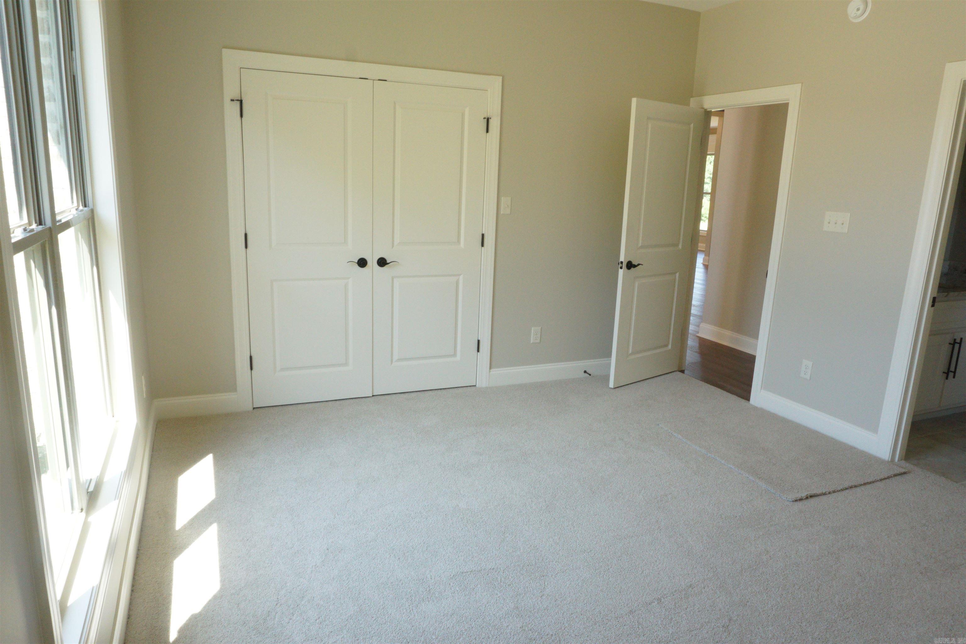 Jamestown Manor - Residential