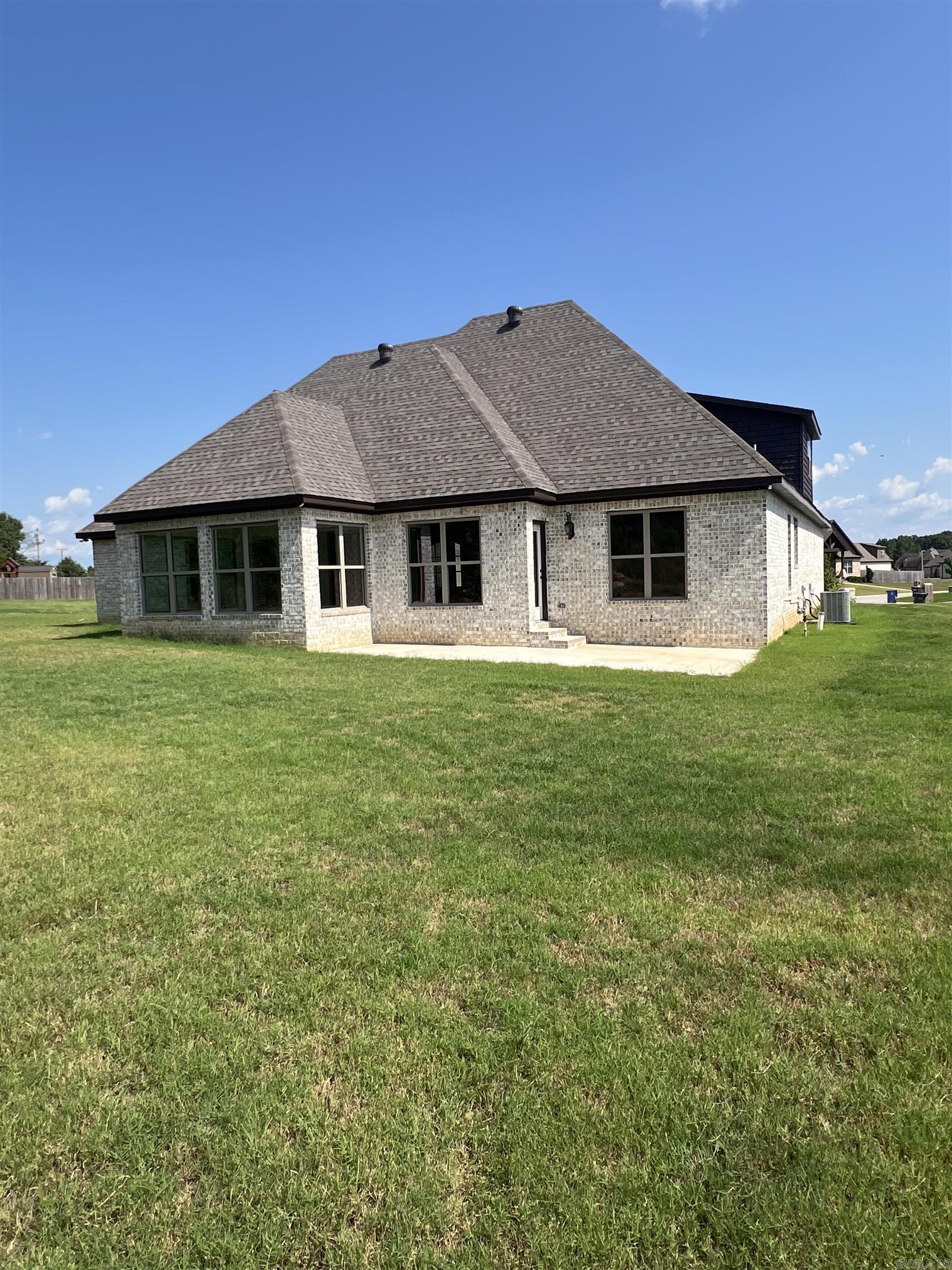 Jamestown Manor - Residential