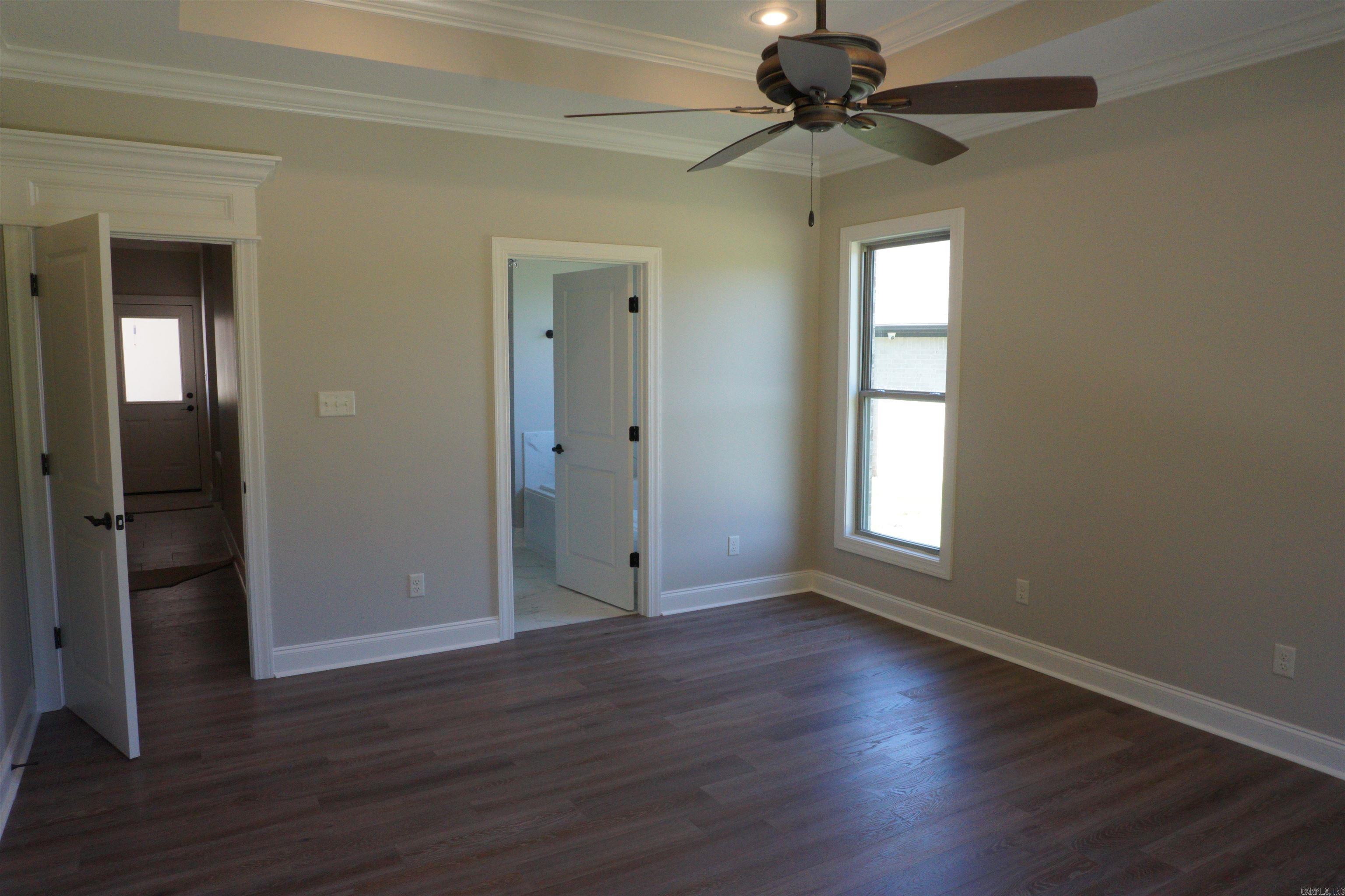 Jamestown Manor - Residential