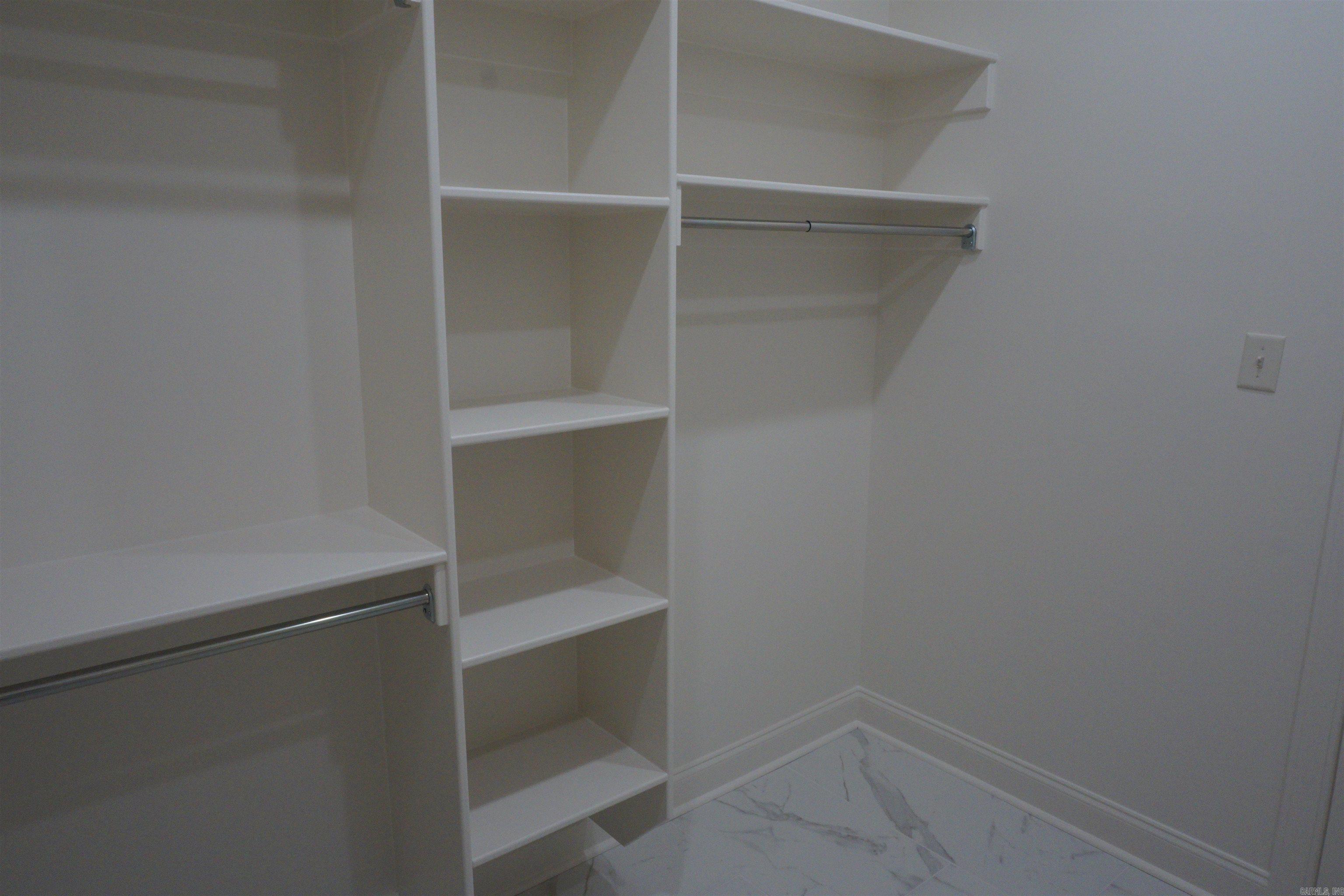 Jamestown Manor - Residential