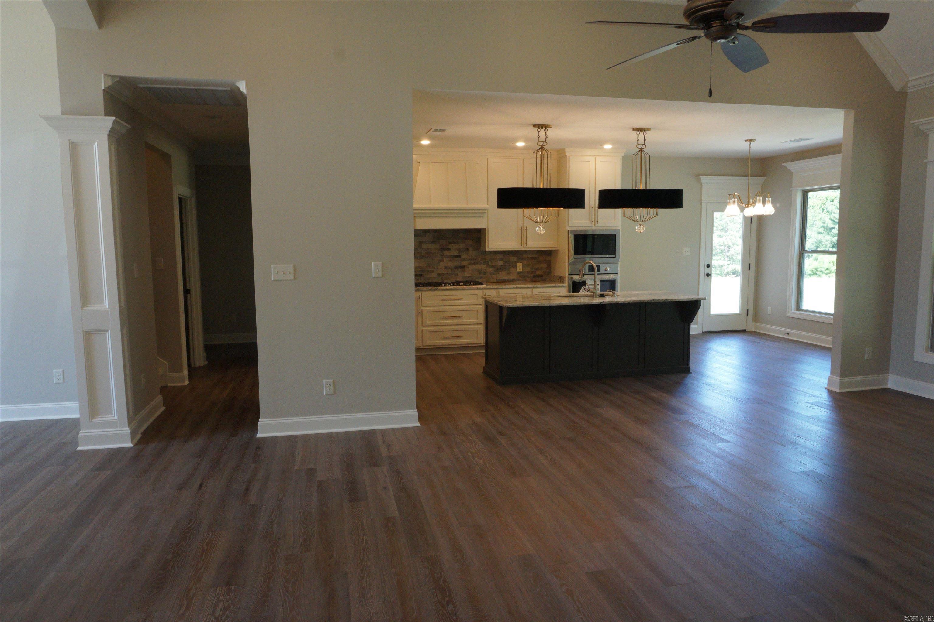 Jamestown Manor - Residential