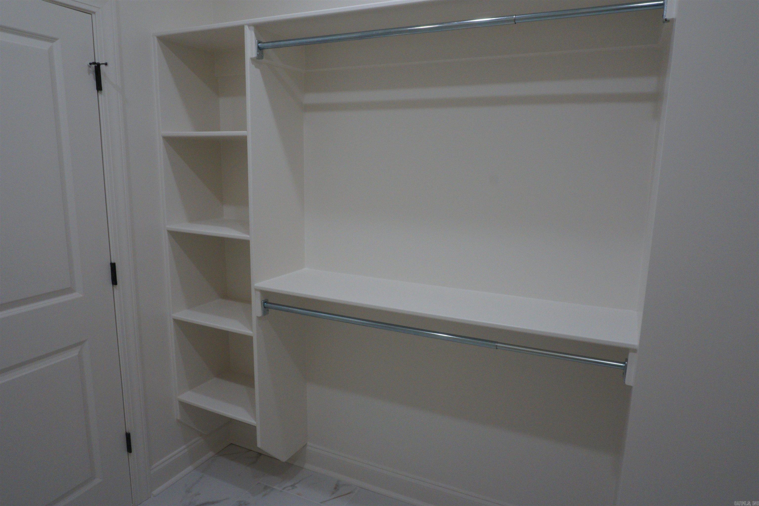 Jamestown Manor - Residential