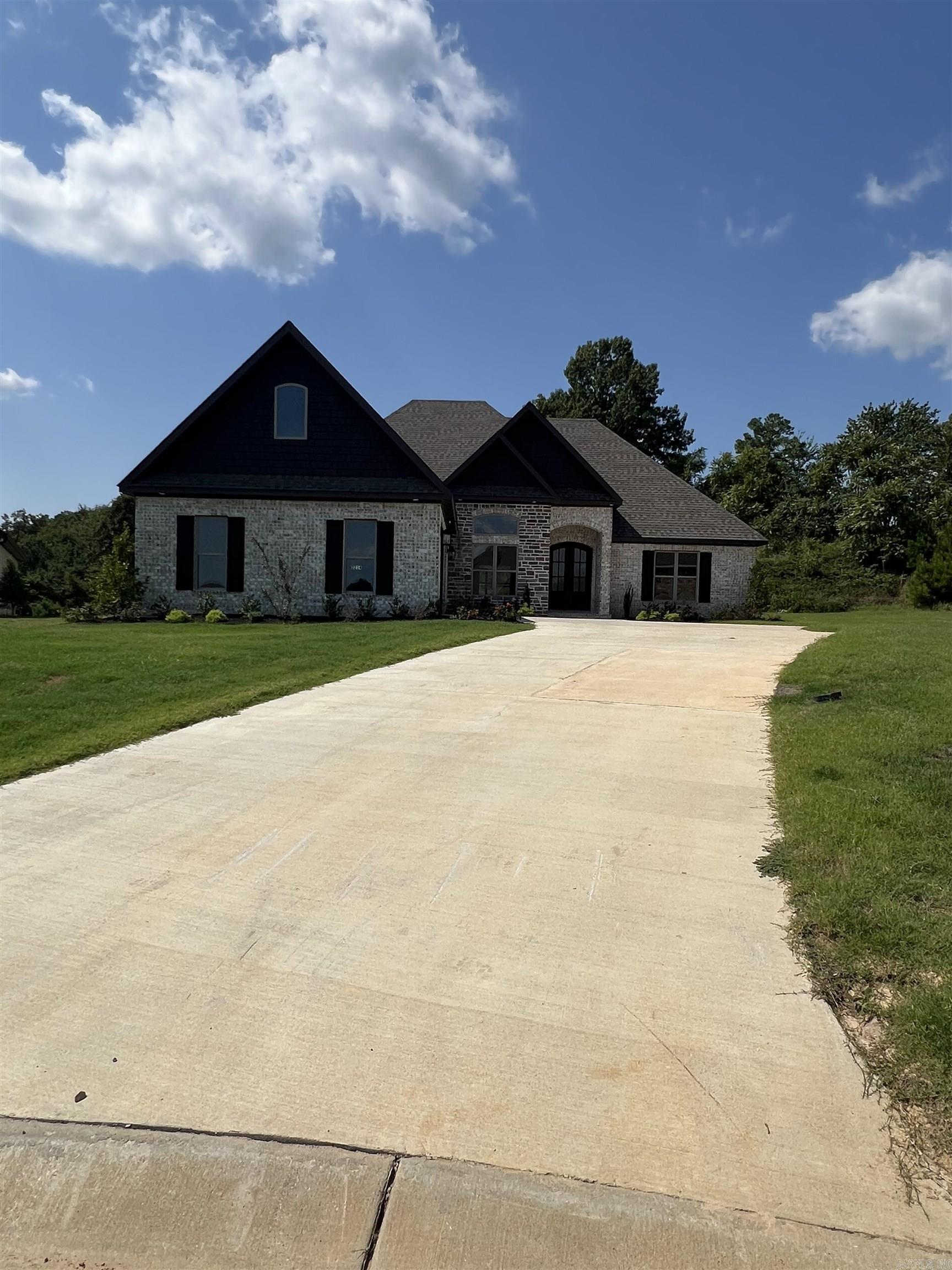 Jamestown Manor - Residential