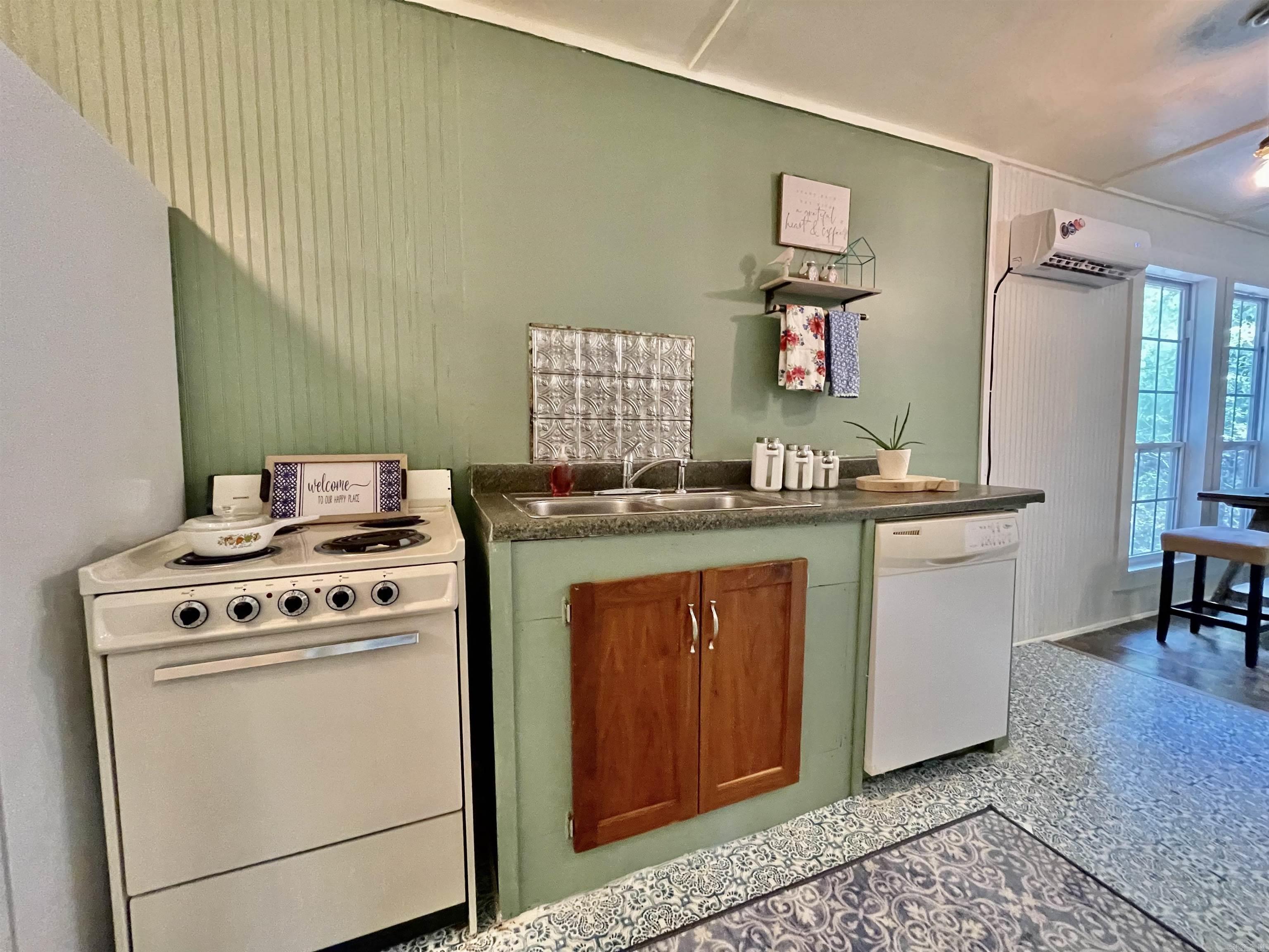 WYLDE WOOD VILL - Residential