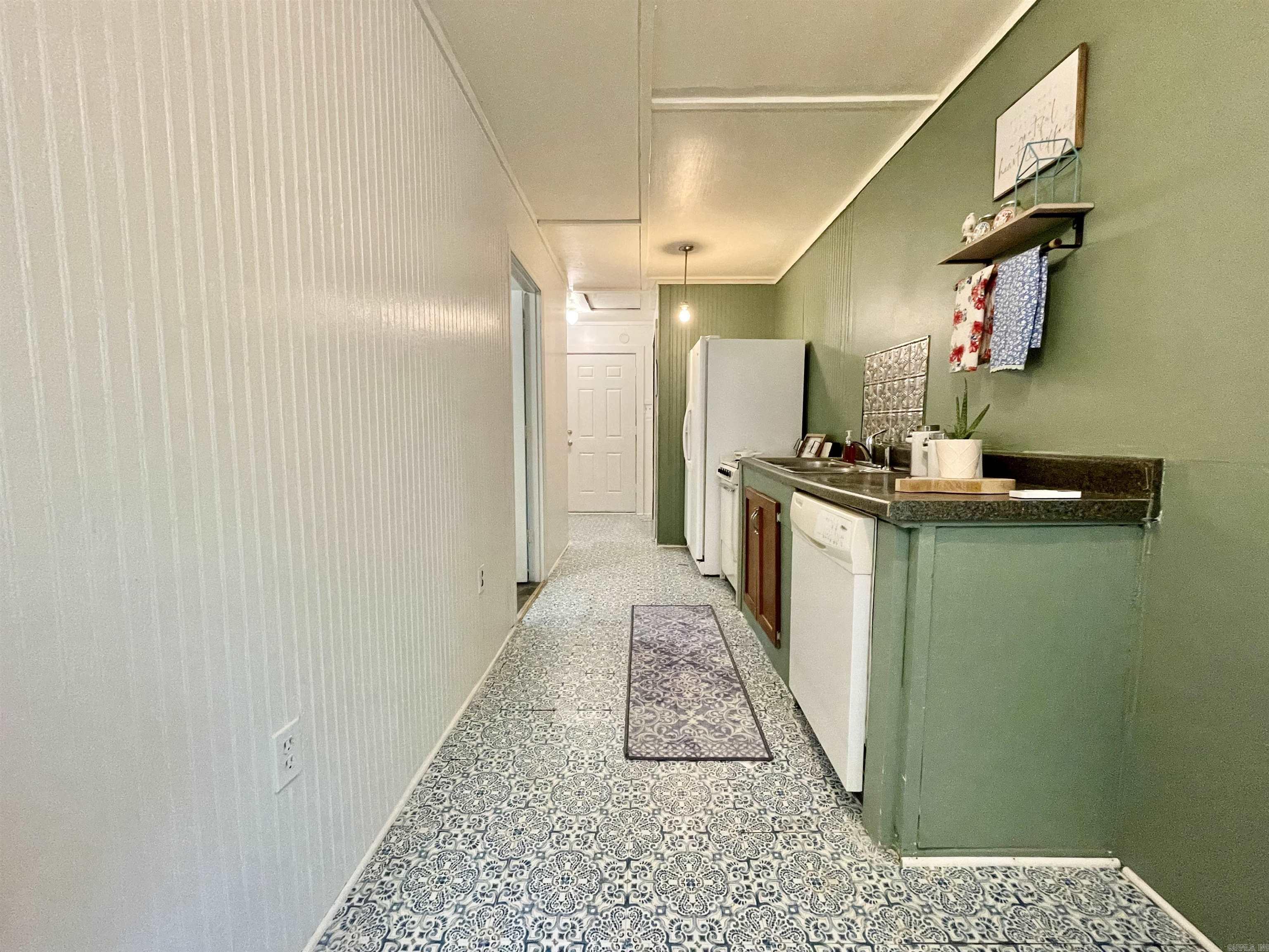 WYLDE WOOD VILL - Residential